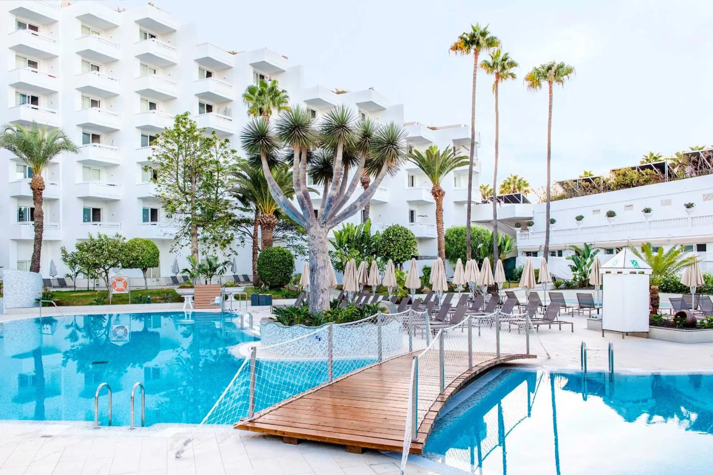 Swimming Pool in Spring Hotel Vulcano