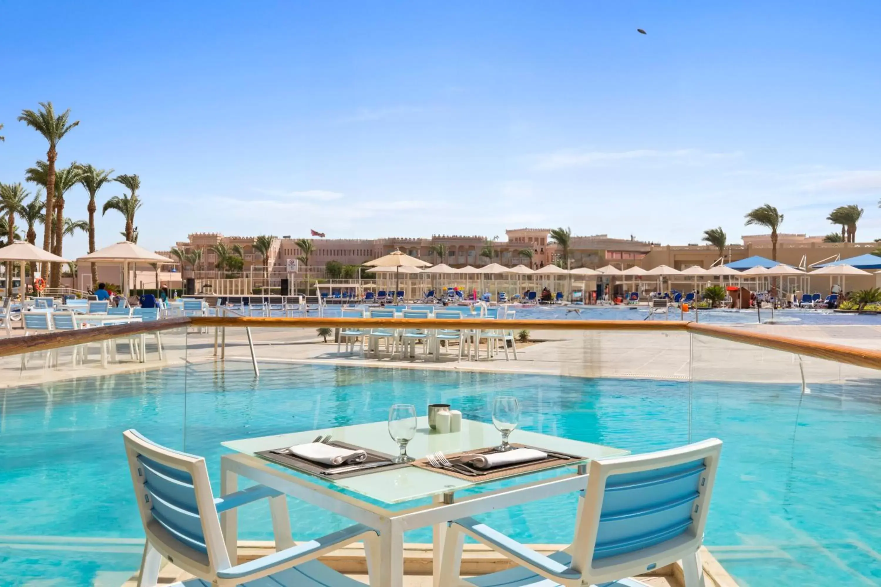 Restaurant/places to eat, Swimming Pool in Beach Albatros Resort - Hurghada