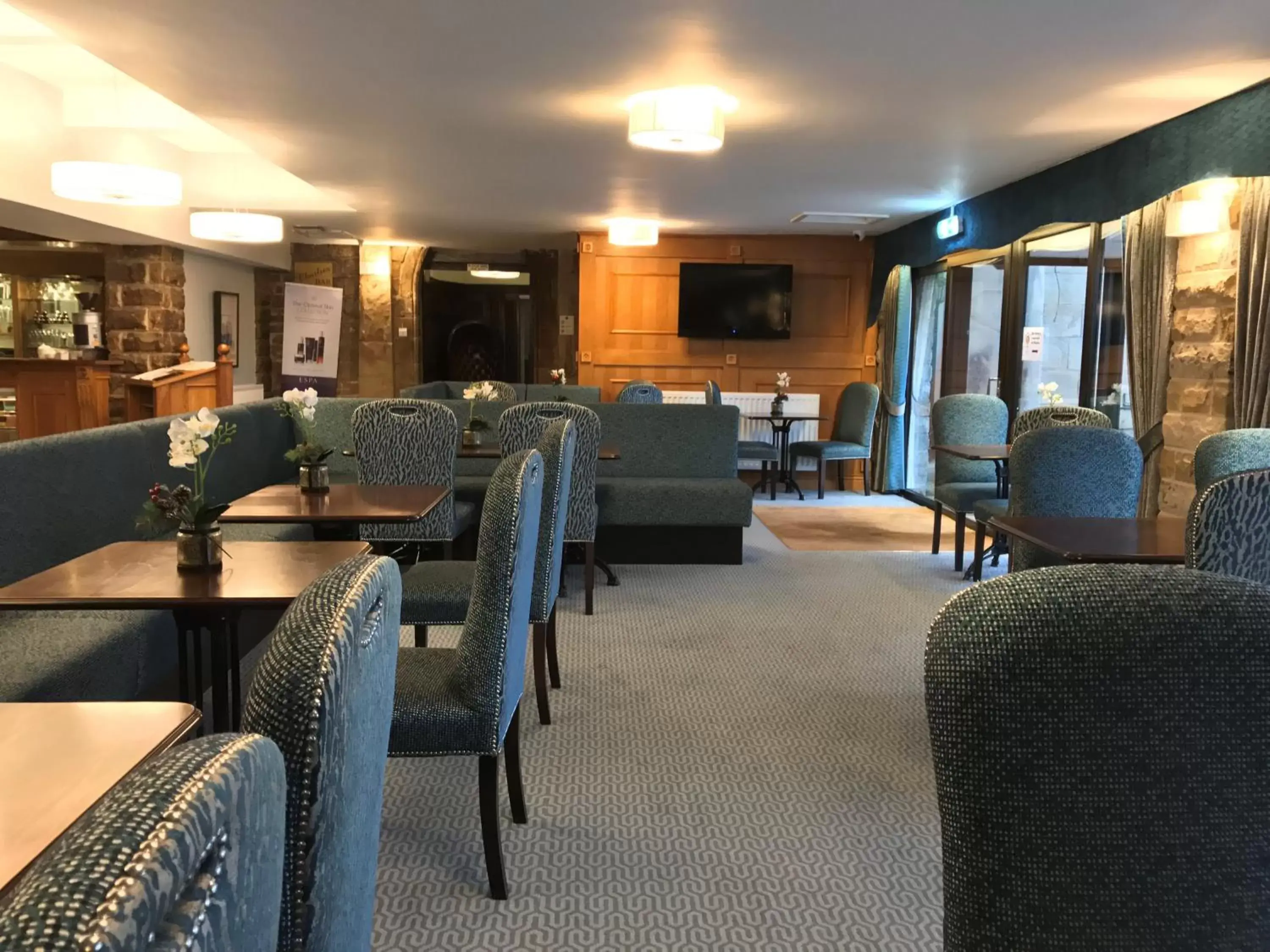 Lounge or bar in Waterton Park Hotel