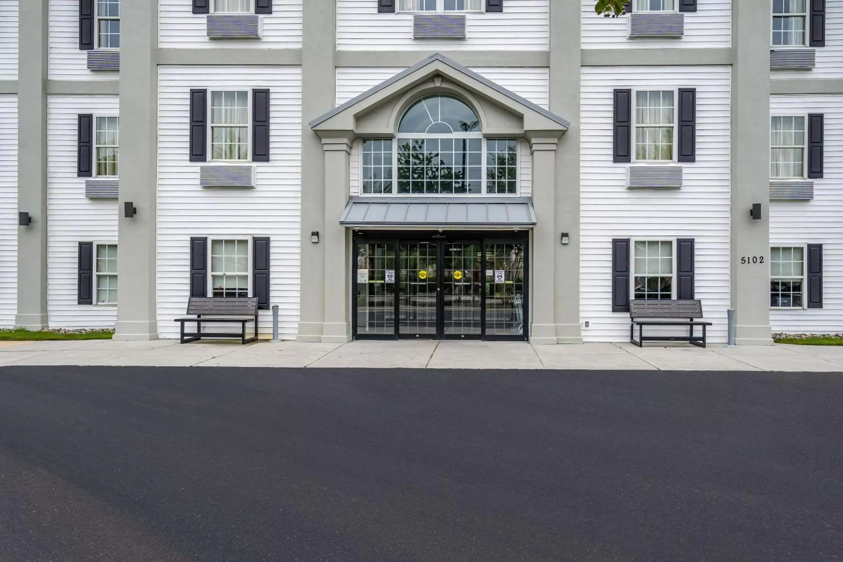 Property Building in Quality Inn Wilmington
