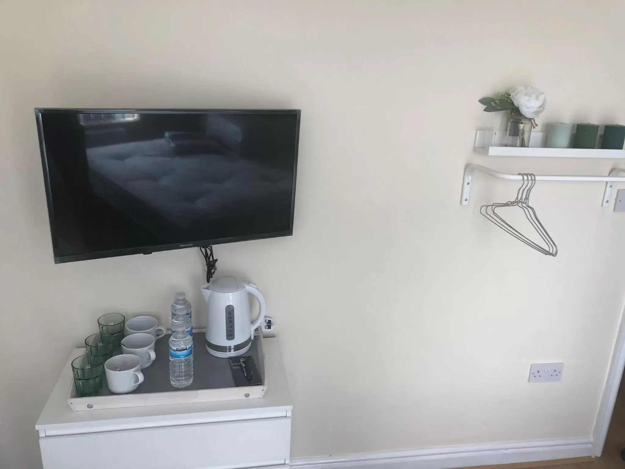 TV/Entertainment Center in Smeaton serviced Accommodation