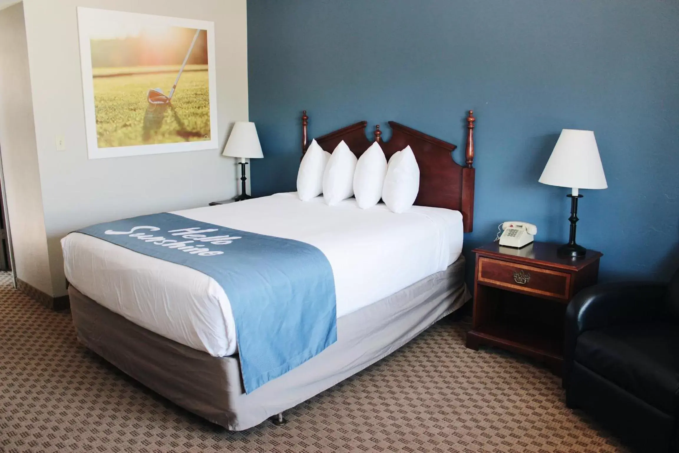 Bedroom, Bed in Days Inn by Wyndham Show Low