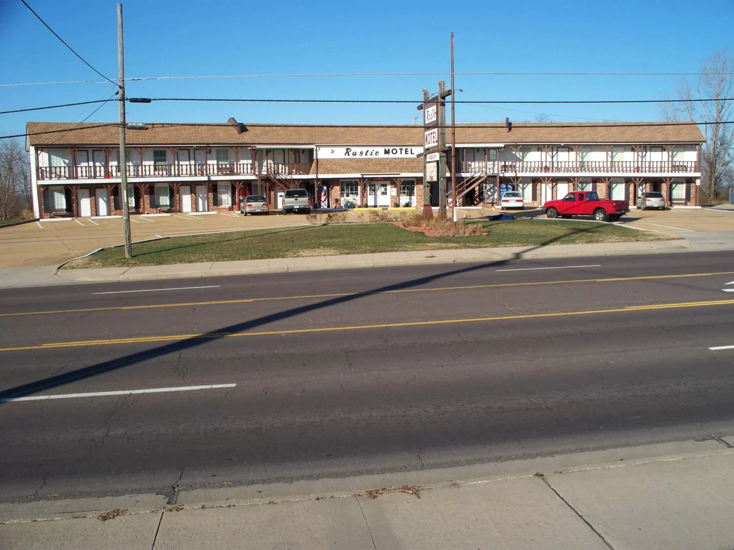 Facade/entrance, Property Building in Rustic Motel Rolla