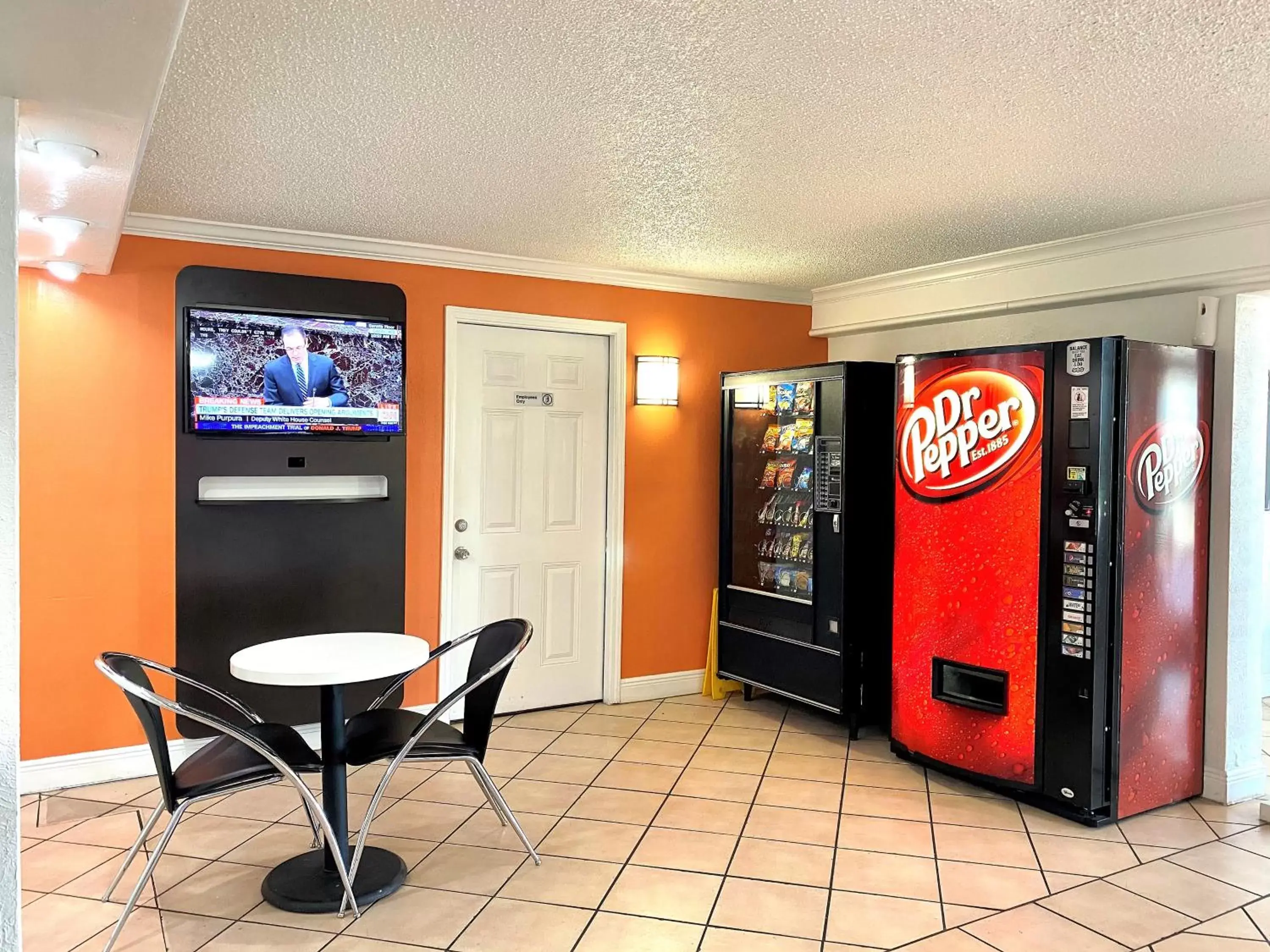 Food and drinks in Motel 6-Beaumont, TX