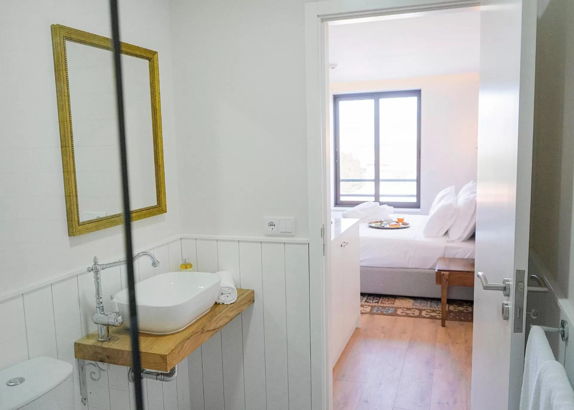 Bathroom, Bed in Casa da Ana Boutique Guest House