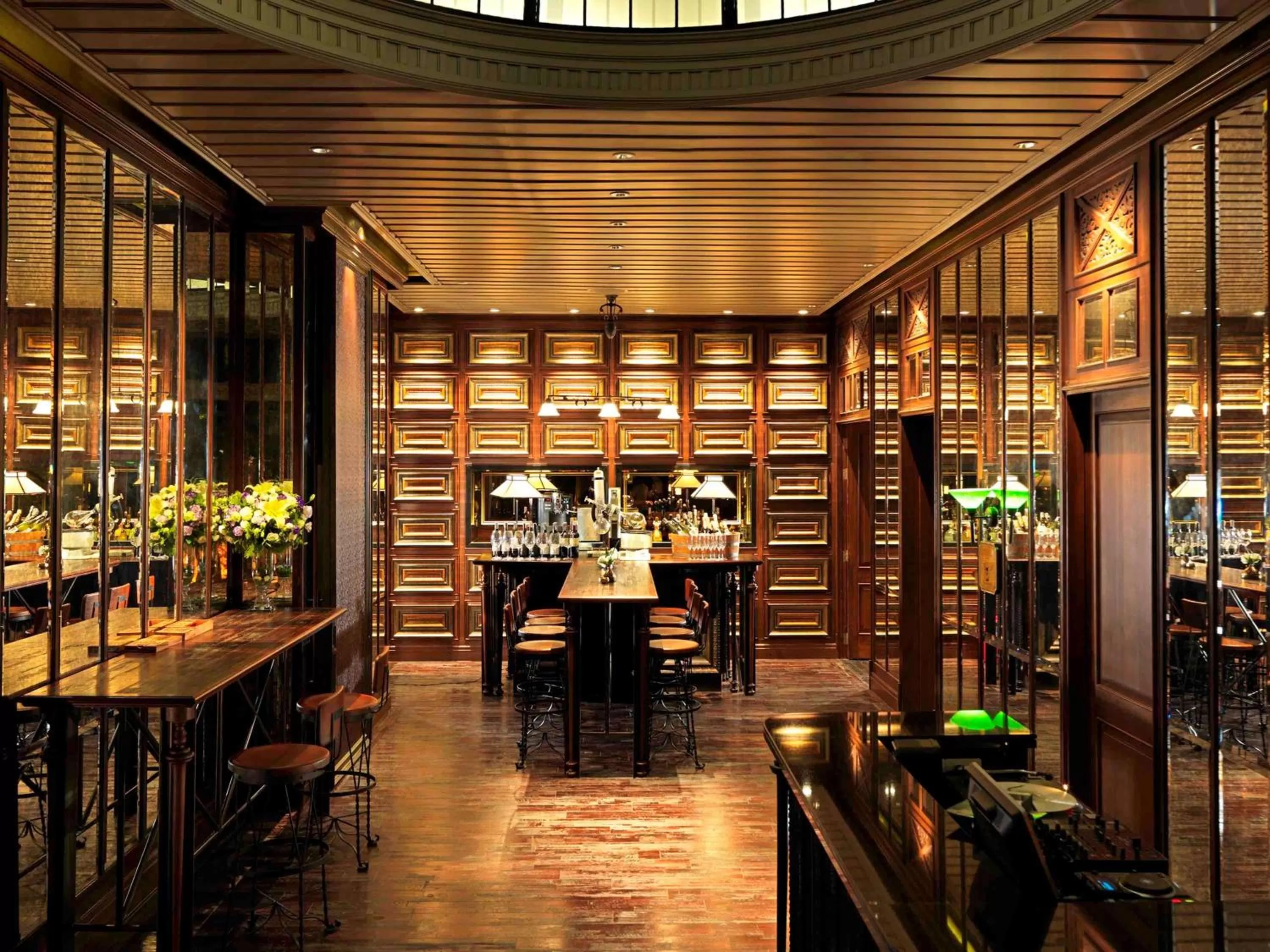 Lounge or bar, Restaurant/Places to Eat in Hotel Muse Bangkok Langsuan - MGallery