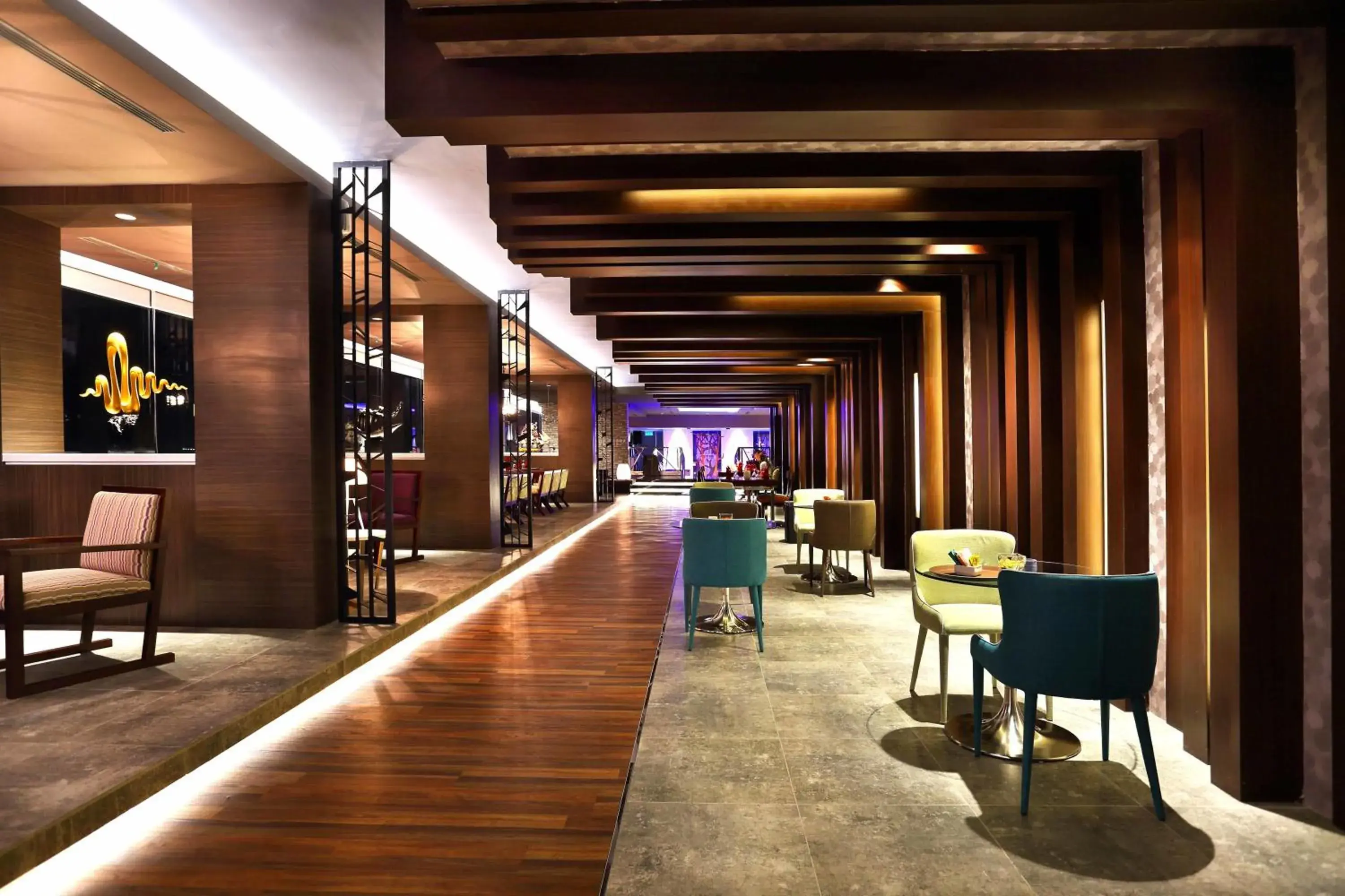 Lounge or bar in HARRIS Hotel & Conventions Gubeng