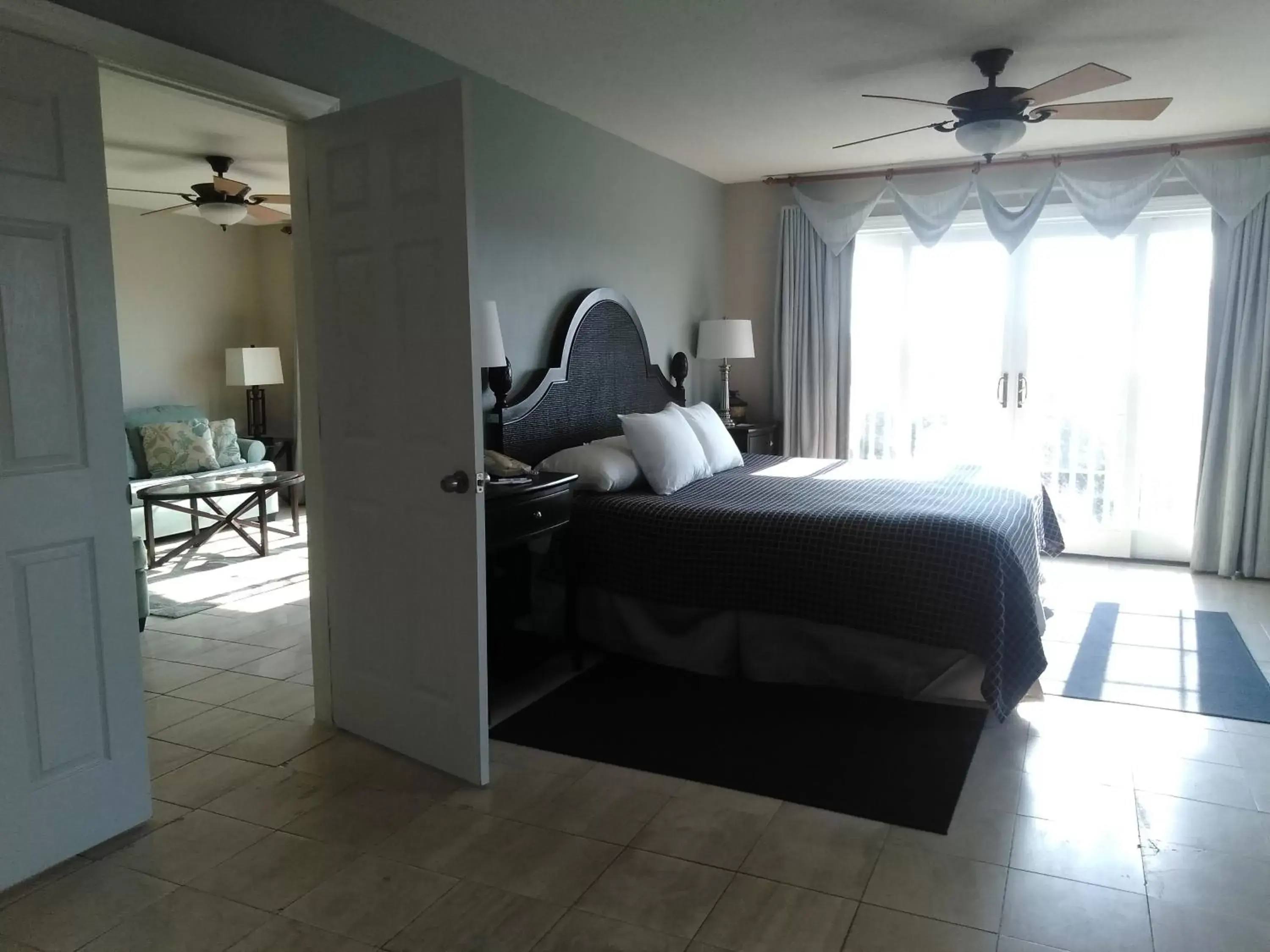 Bedroom, Bed in Coconut Malorie Resort Ocean City a Ramada by Wyndham