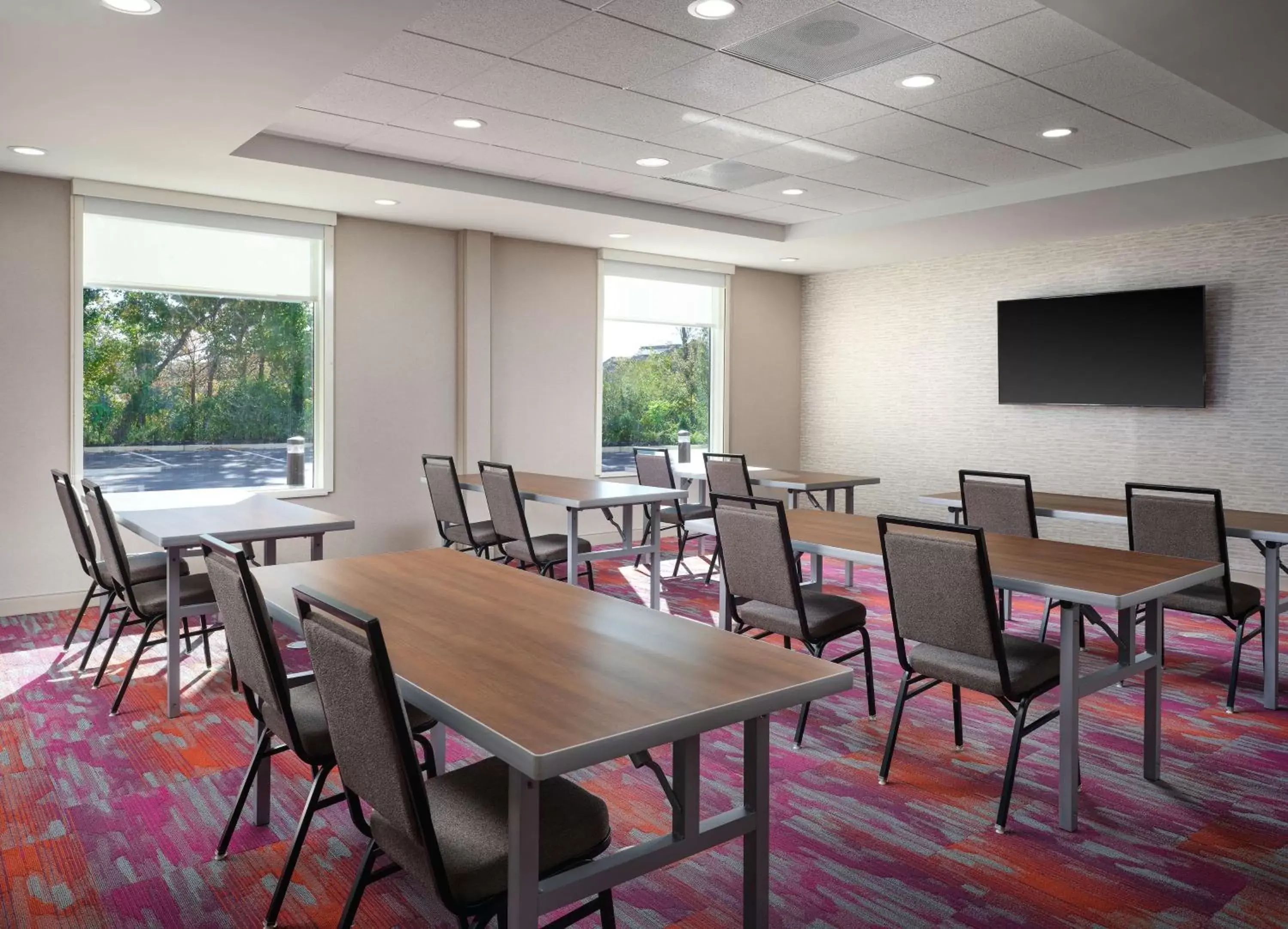 Meeting/conference room, Restaurant/Places to Eat in Home2 Suites By Hilton Tupelo
