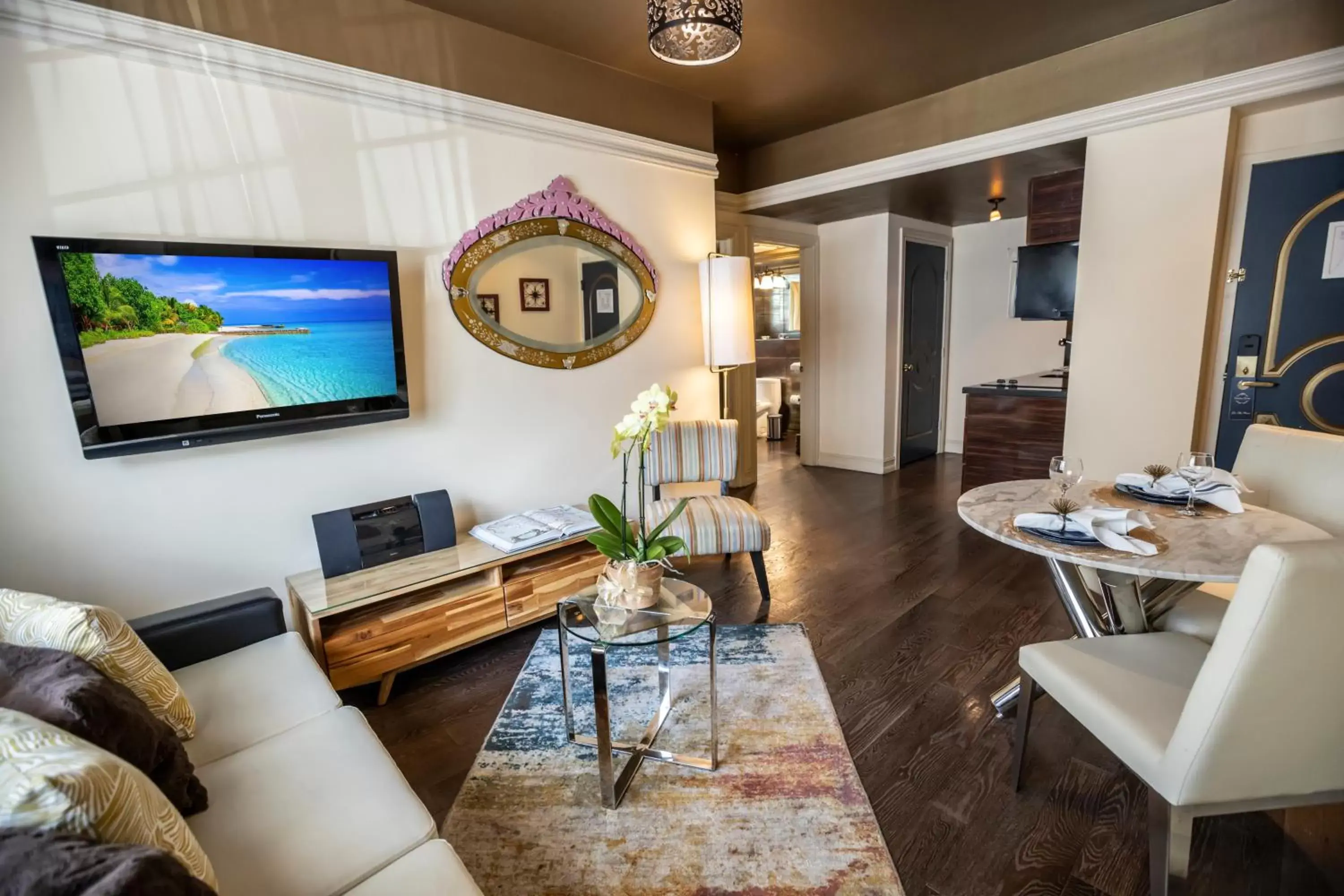 Living room, TV/Entertainment Center in Riviera Suites