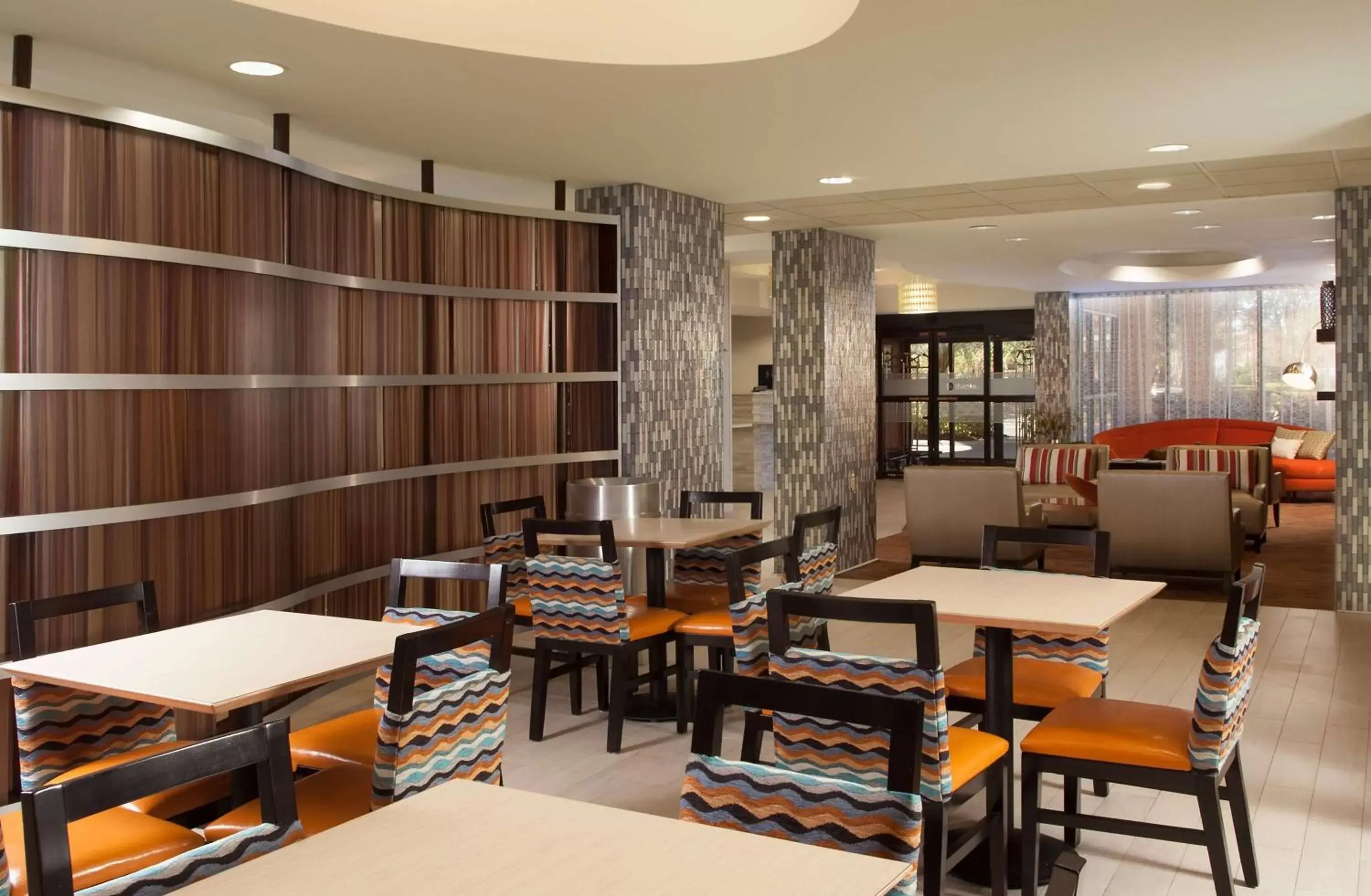 Restaurant/Places to Eat in Hampton Inn Orlando-International Airport