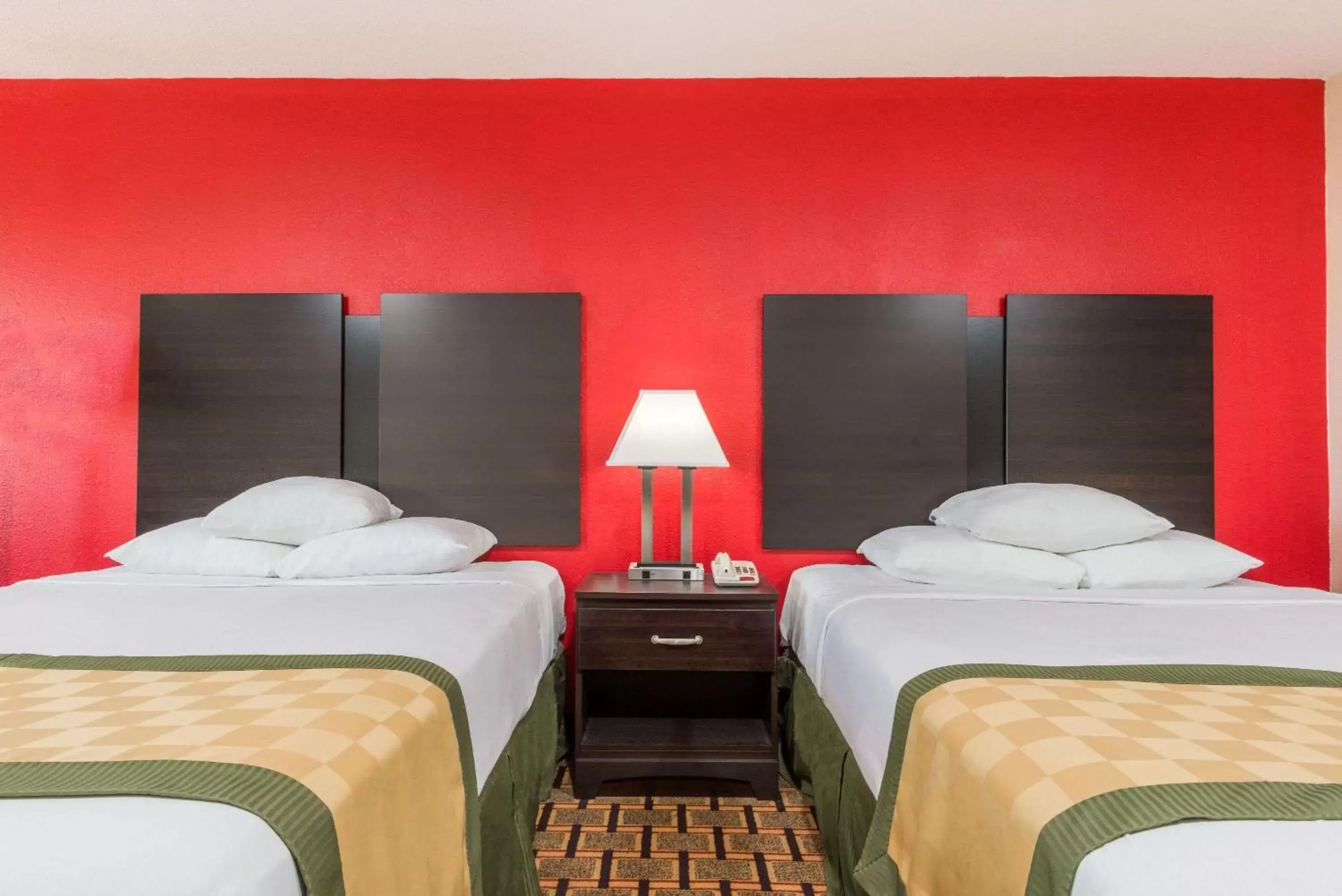 Photo of the whole room, Bed in Days Inn by Wyndham Muncie -Ball State University