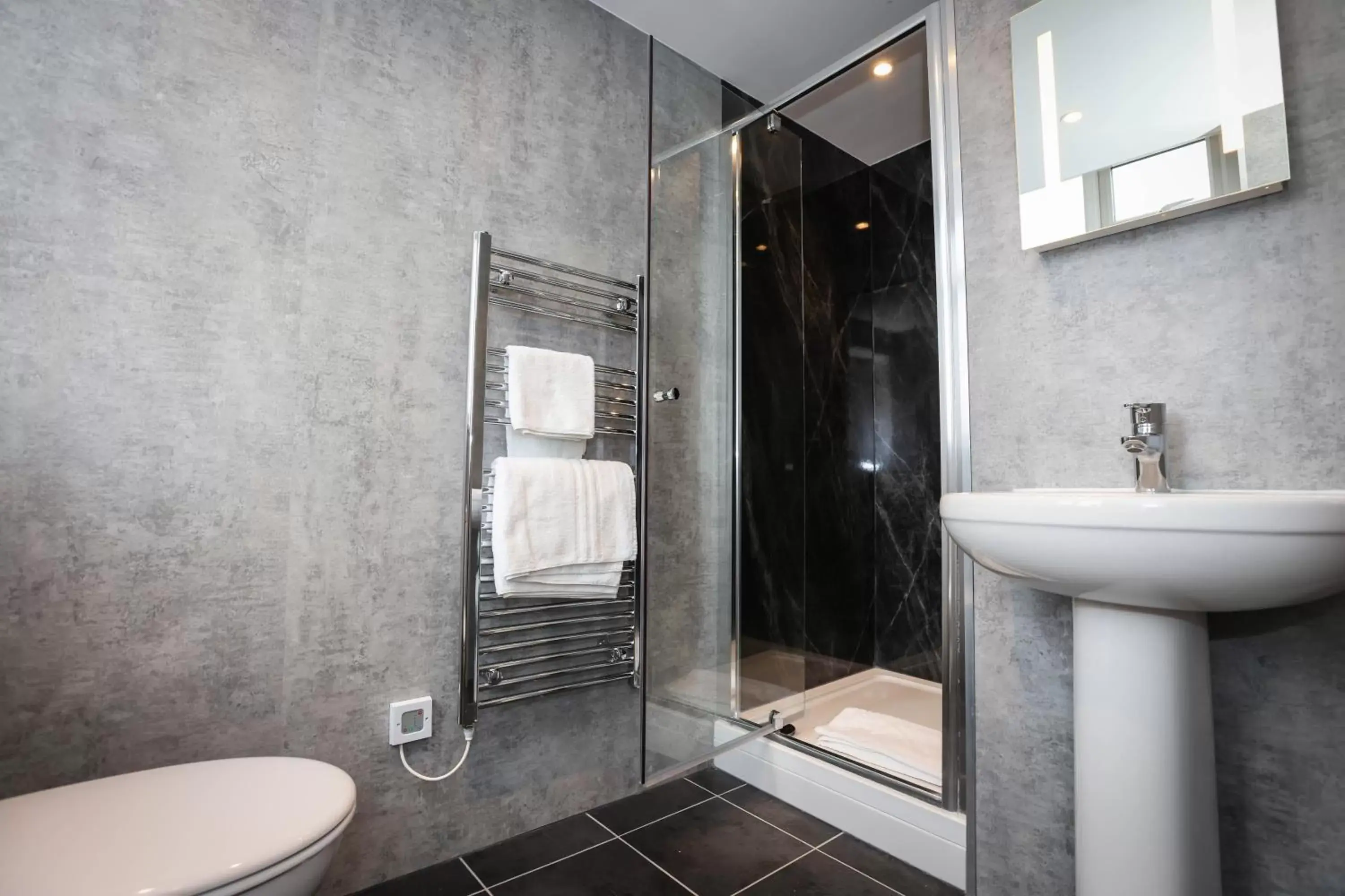 Bathroom in Marsham Court Hotel