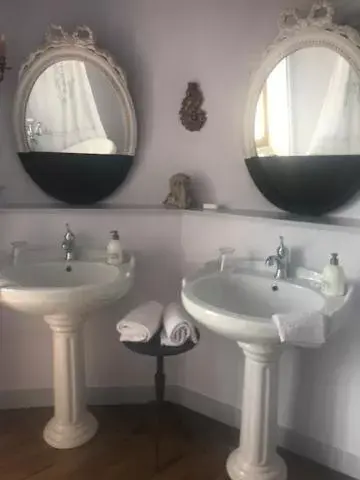 Bathroom in Château de Varennes