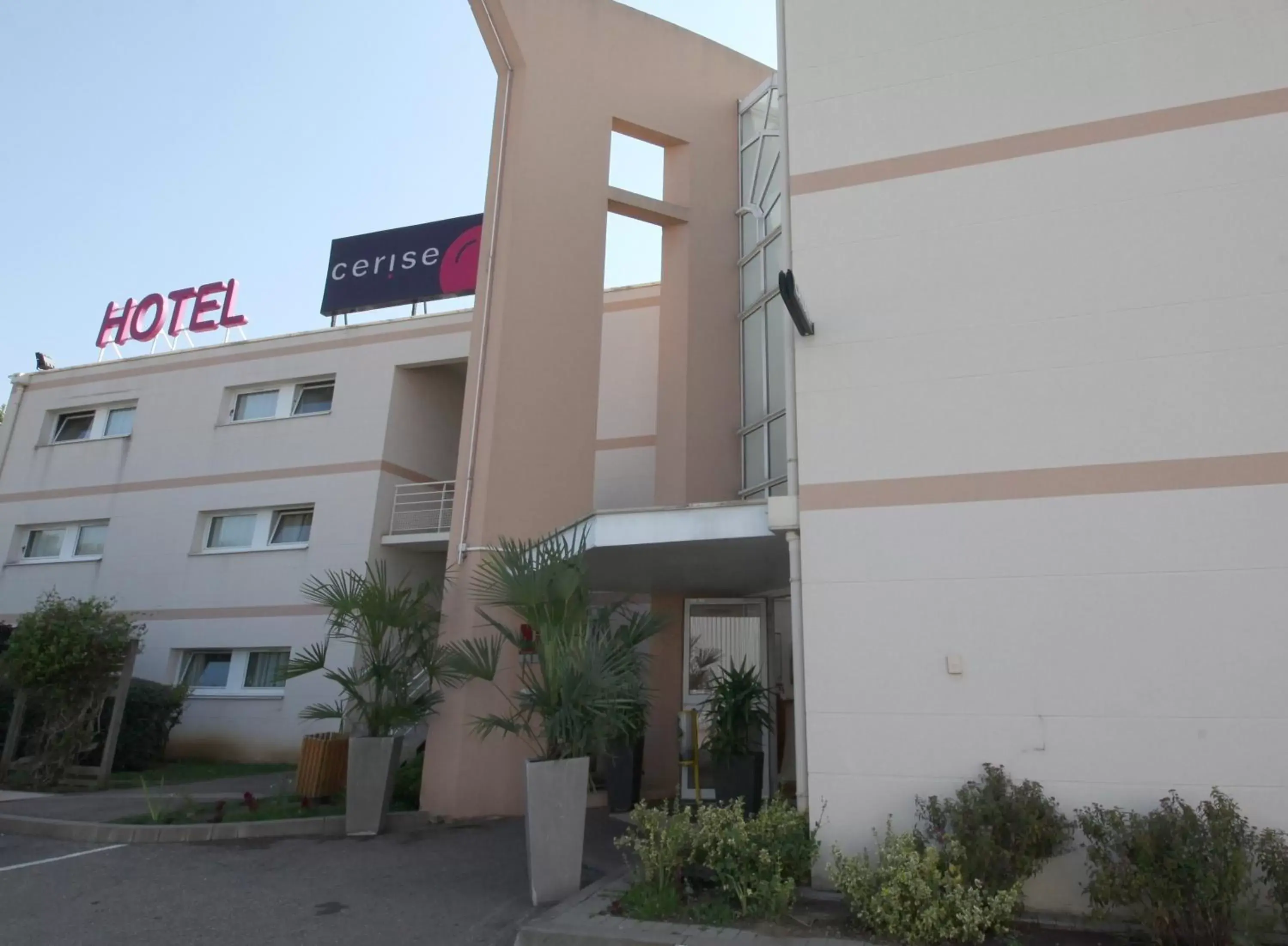 Facade/entrance, Property Building in Hotel Cerise Nancy