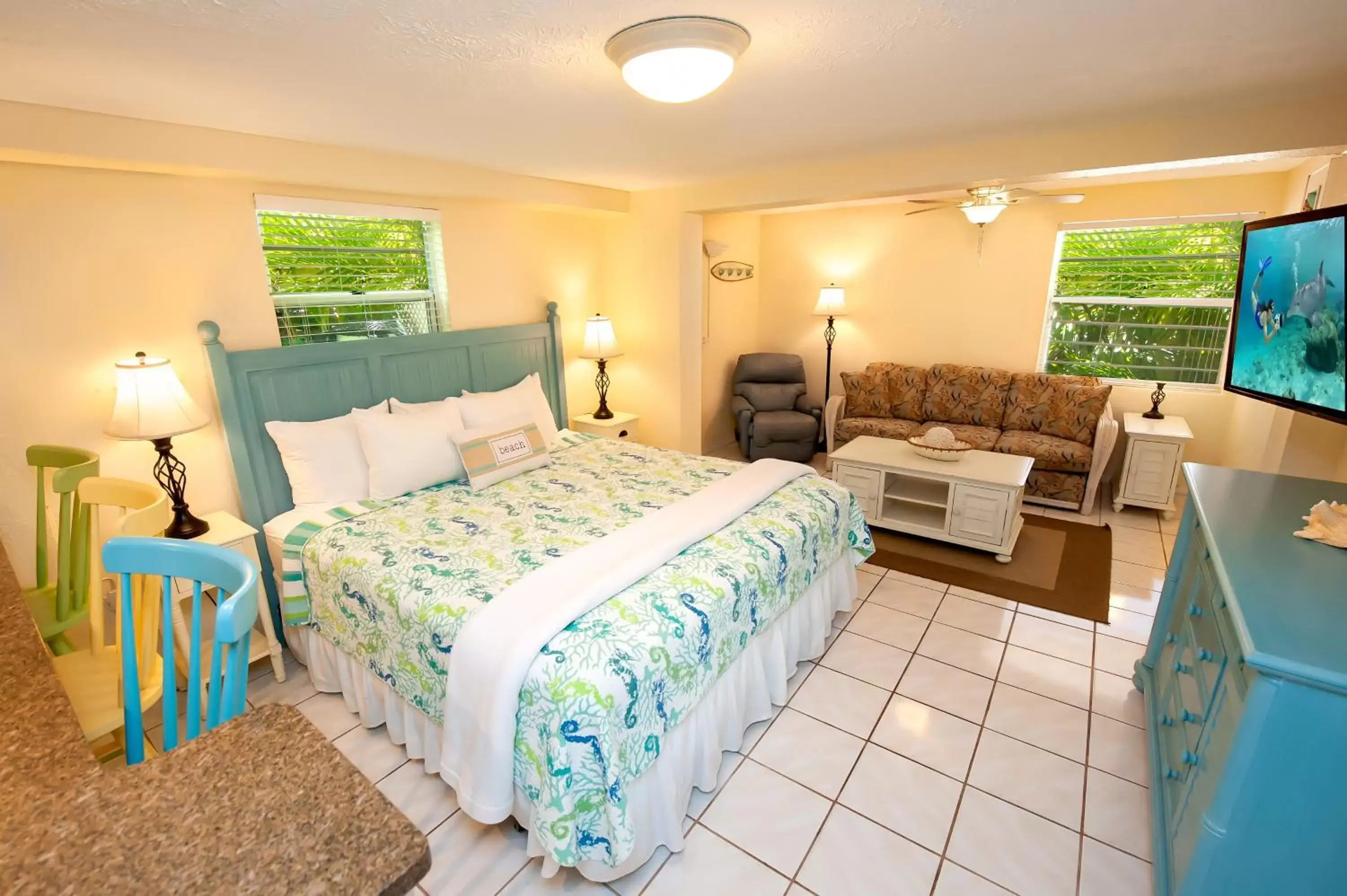 Photo of the whole room in Cedar Cove Resort & Cottages