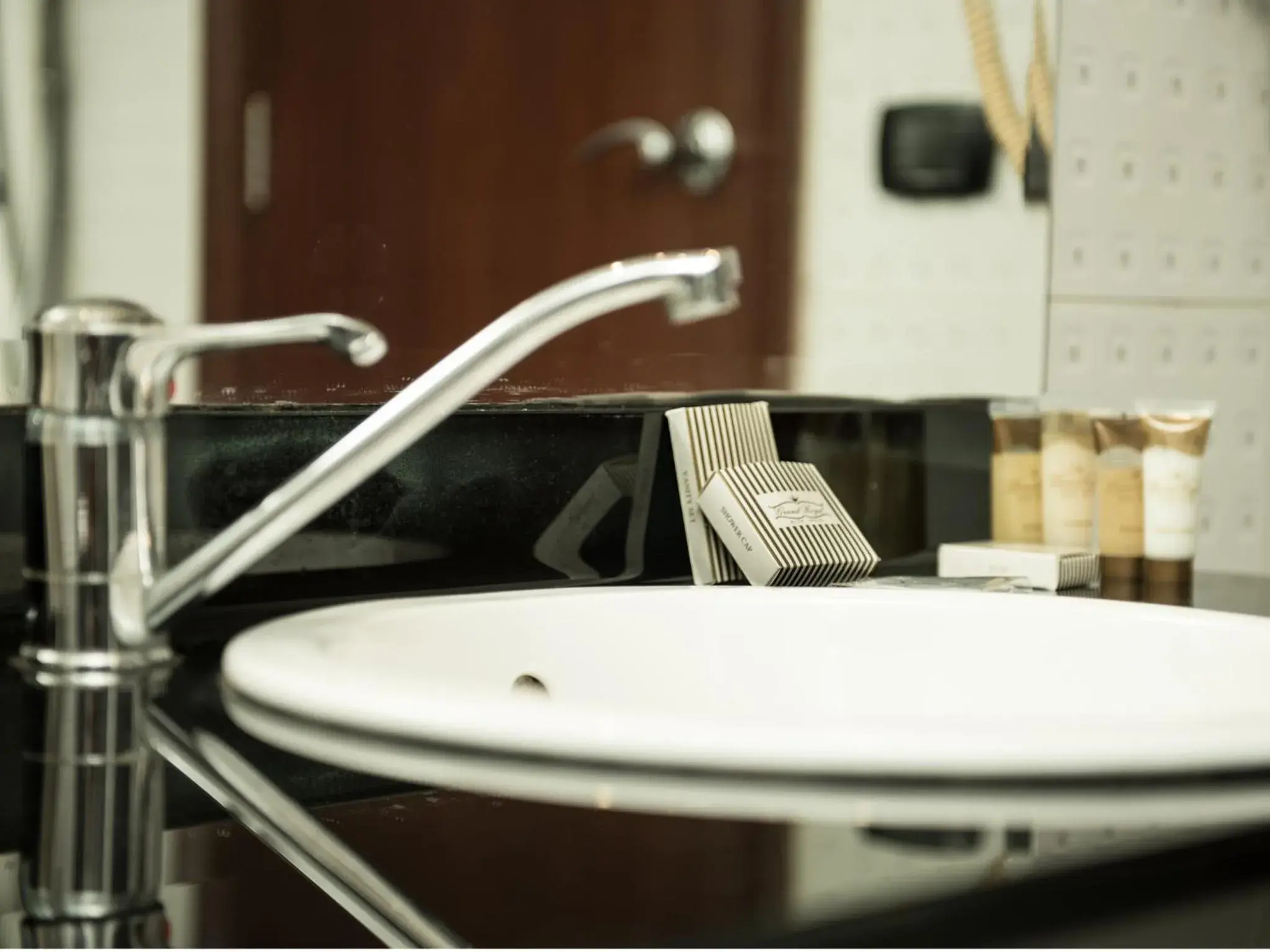 Bathroom in Cherry Maryski Hotel