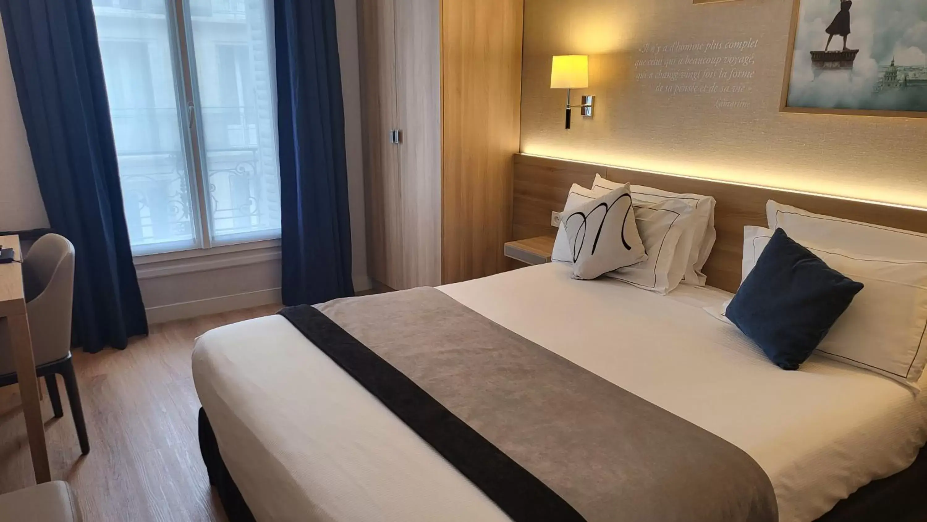 Photo of the whole room, Bed in Magda Champs Elysées