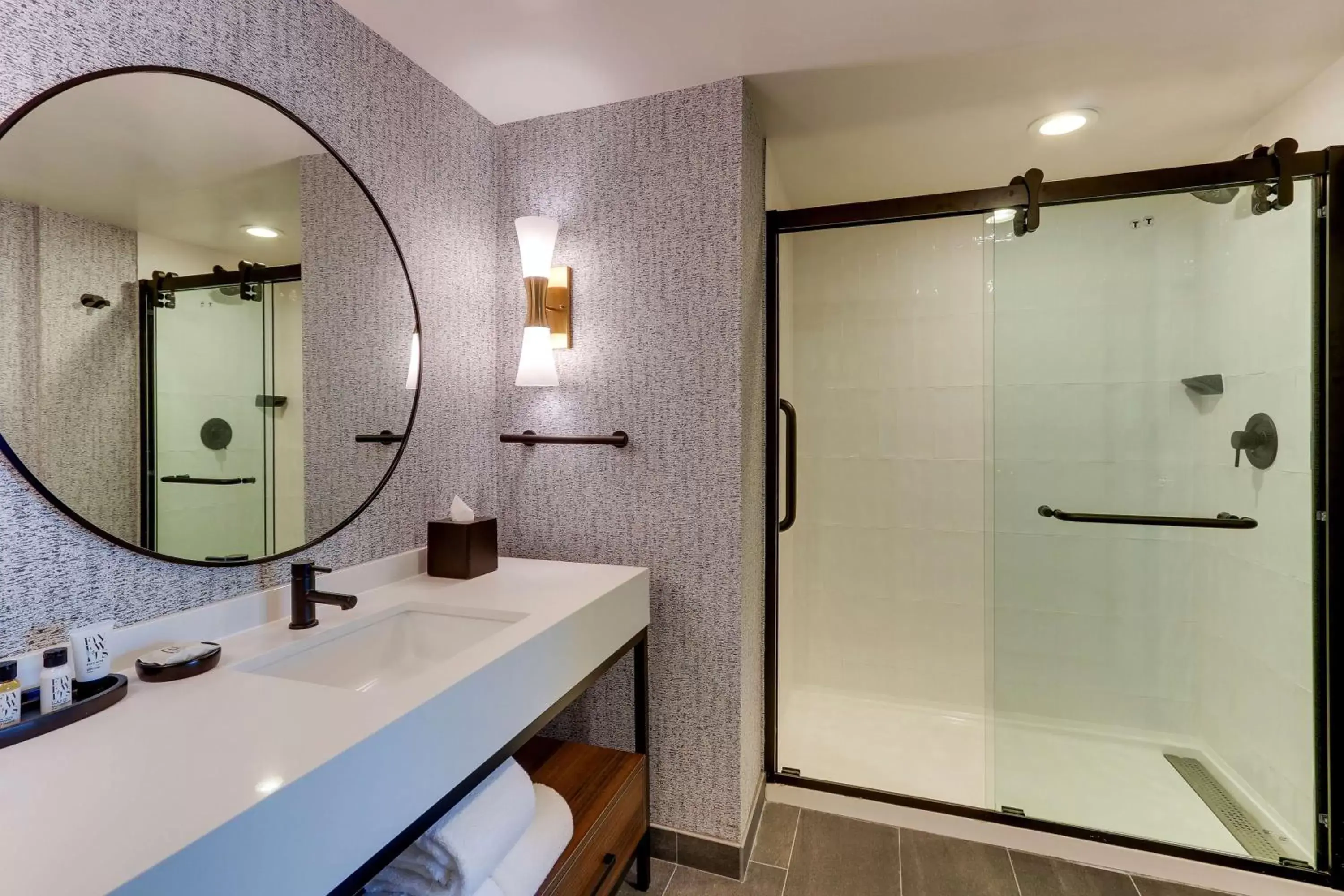 Bathroom in The Chattanoogan Hotel, Curio Collection By Hilton