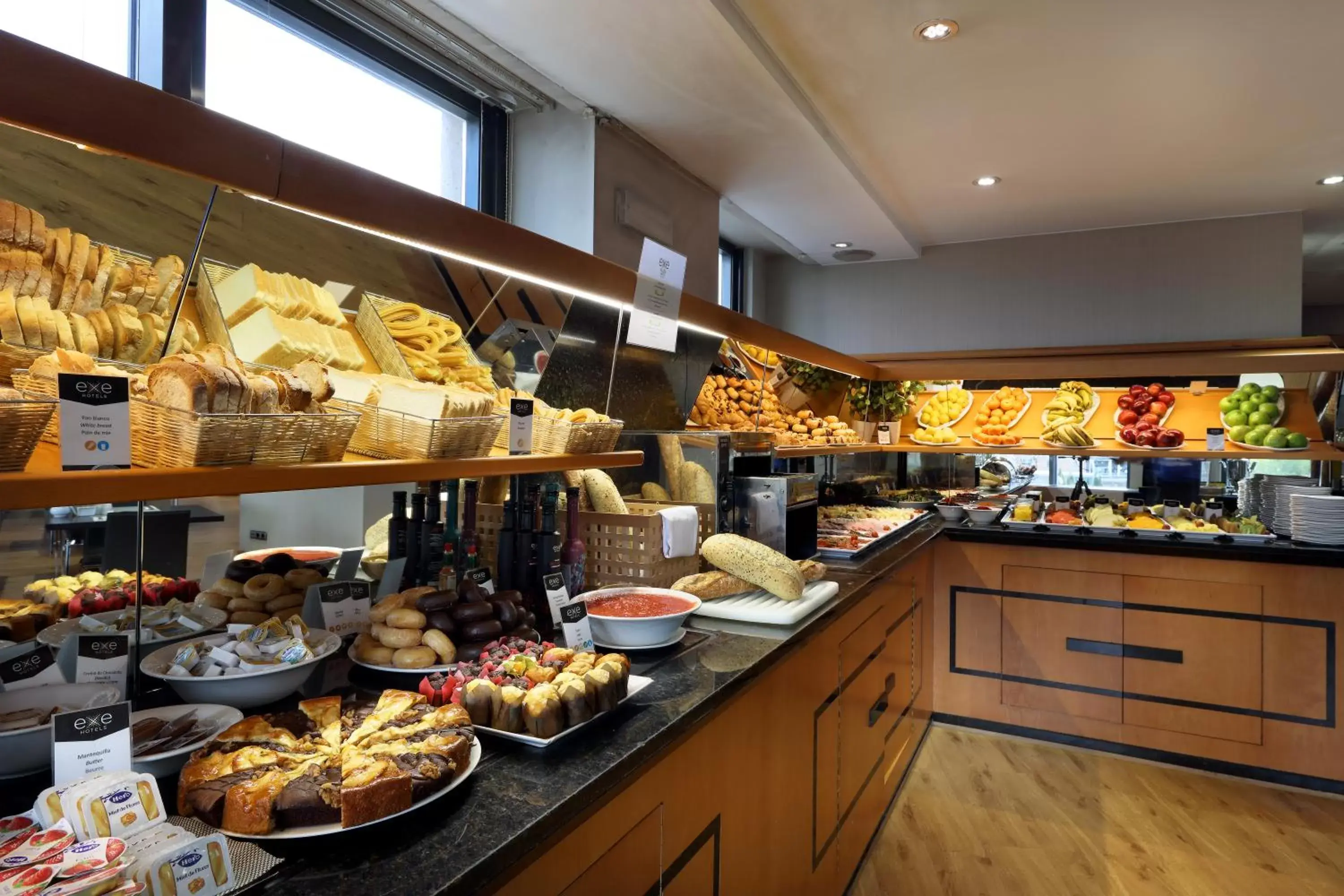 Food and drinks in Exe Plaza Food and drinks in Exe Plaza