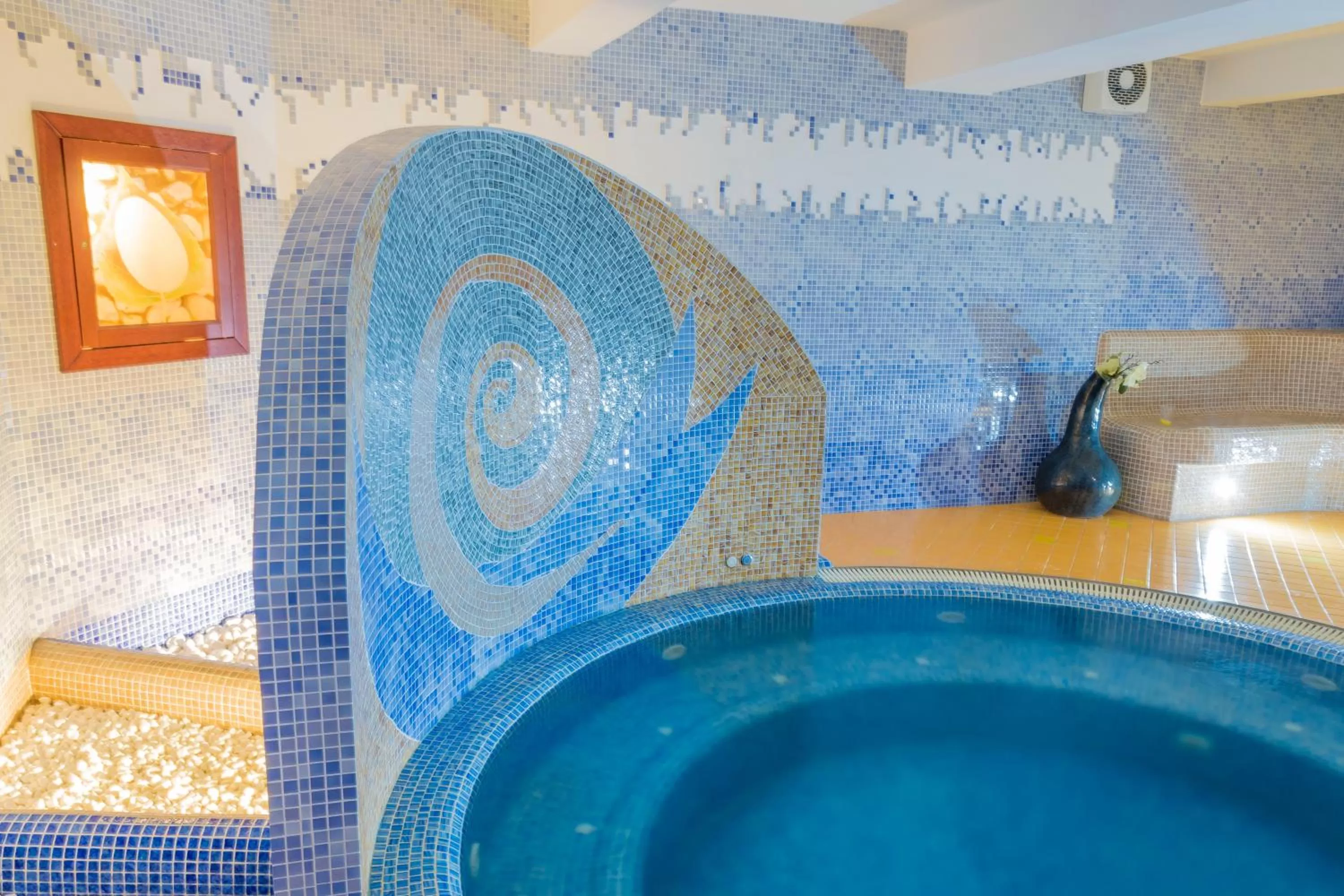 Hot Tub in Penzión Hradbová Old Town Residence & SPA