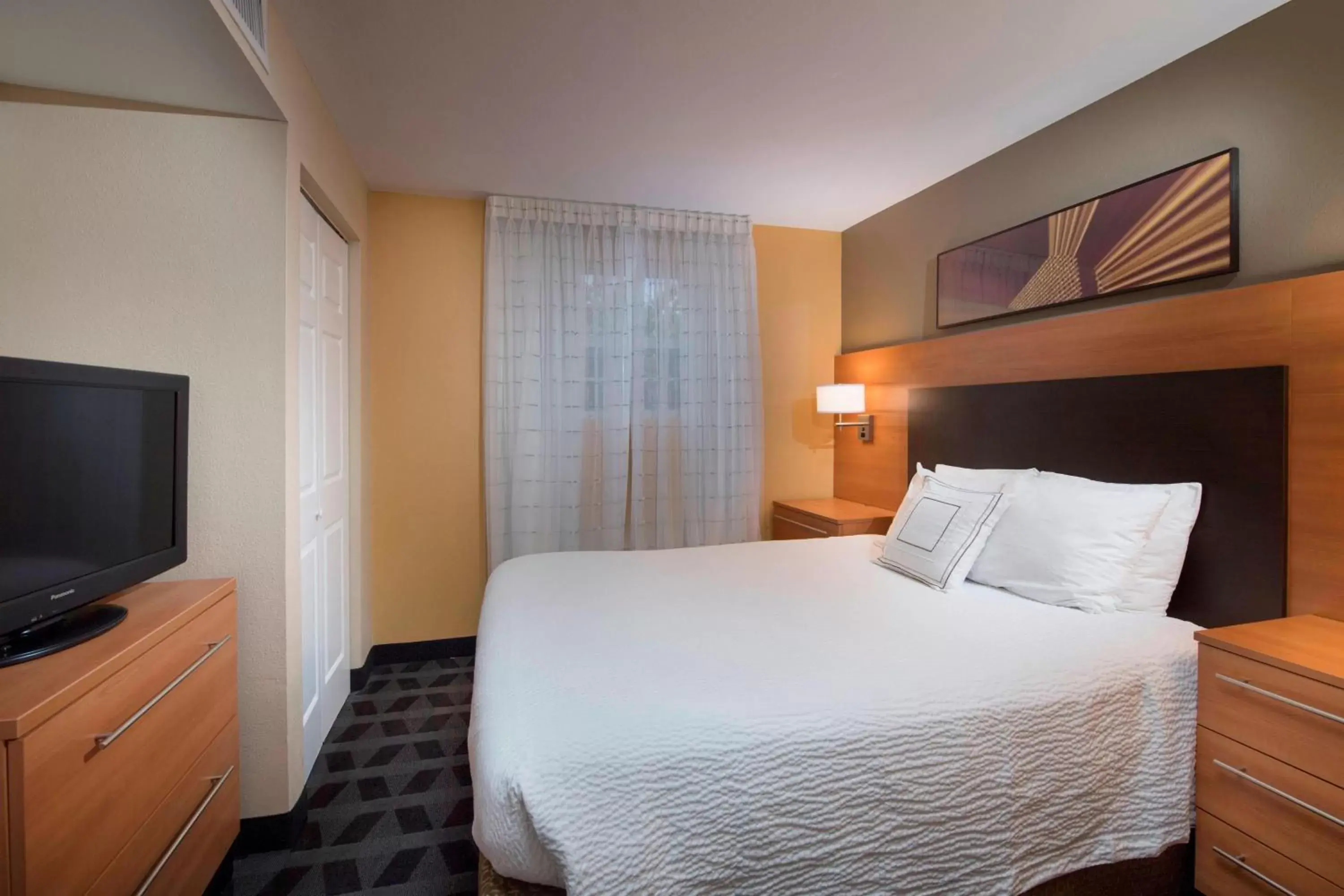 Bedroom, Bed in TownePlace Suites by Marriott Atlanta Alpharetta