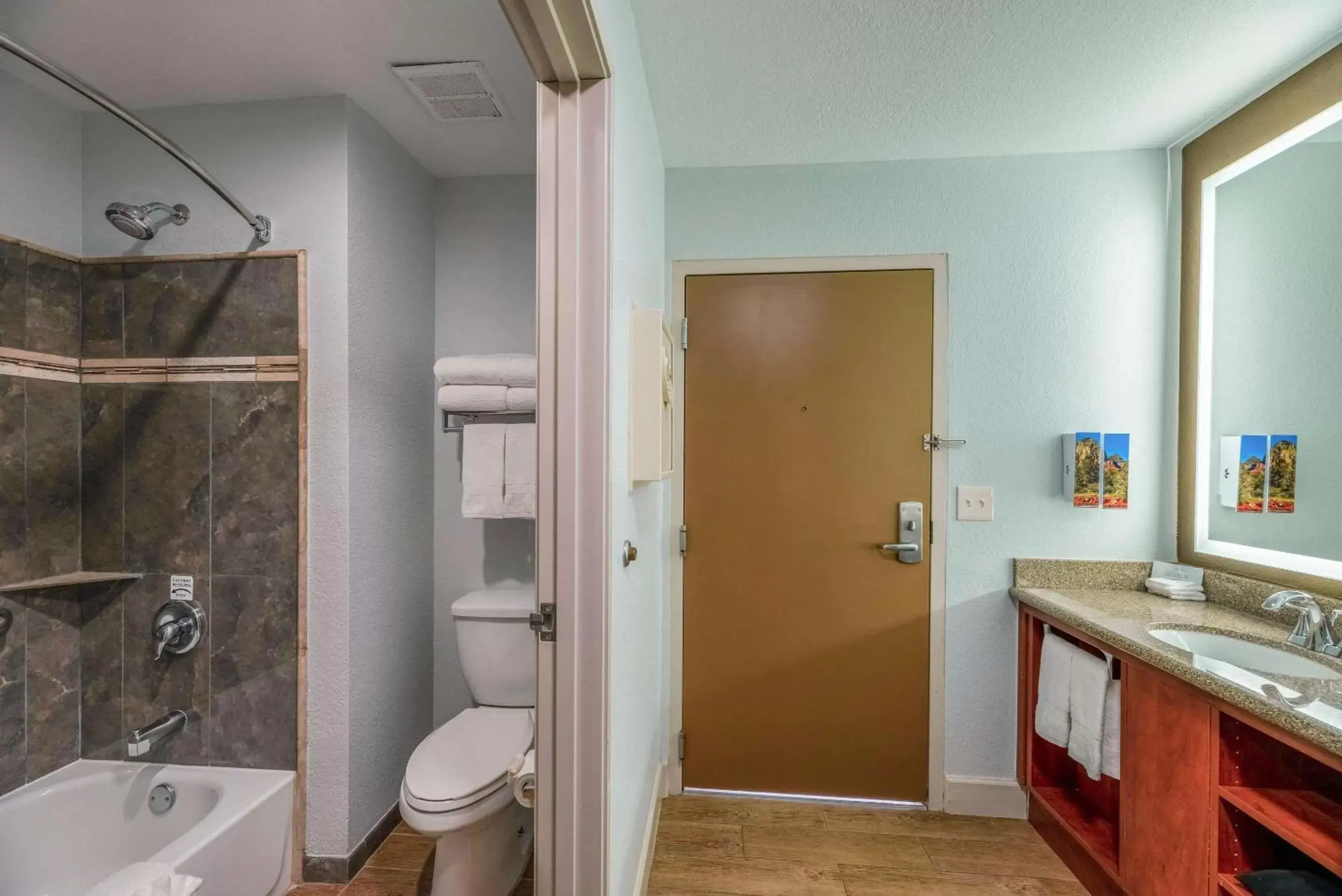 Bedroom, Bathroom in Arroyo Pinion Hotel, Ascend Hotel Collection