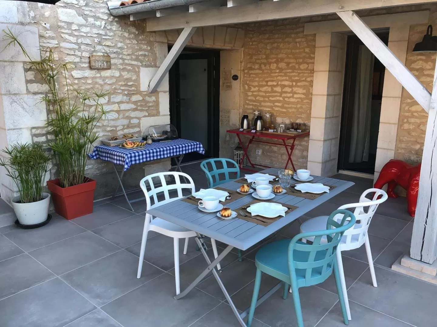 Patio in AU LOGIS DE BELLEFOIS - Chambres d'hôtes