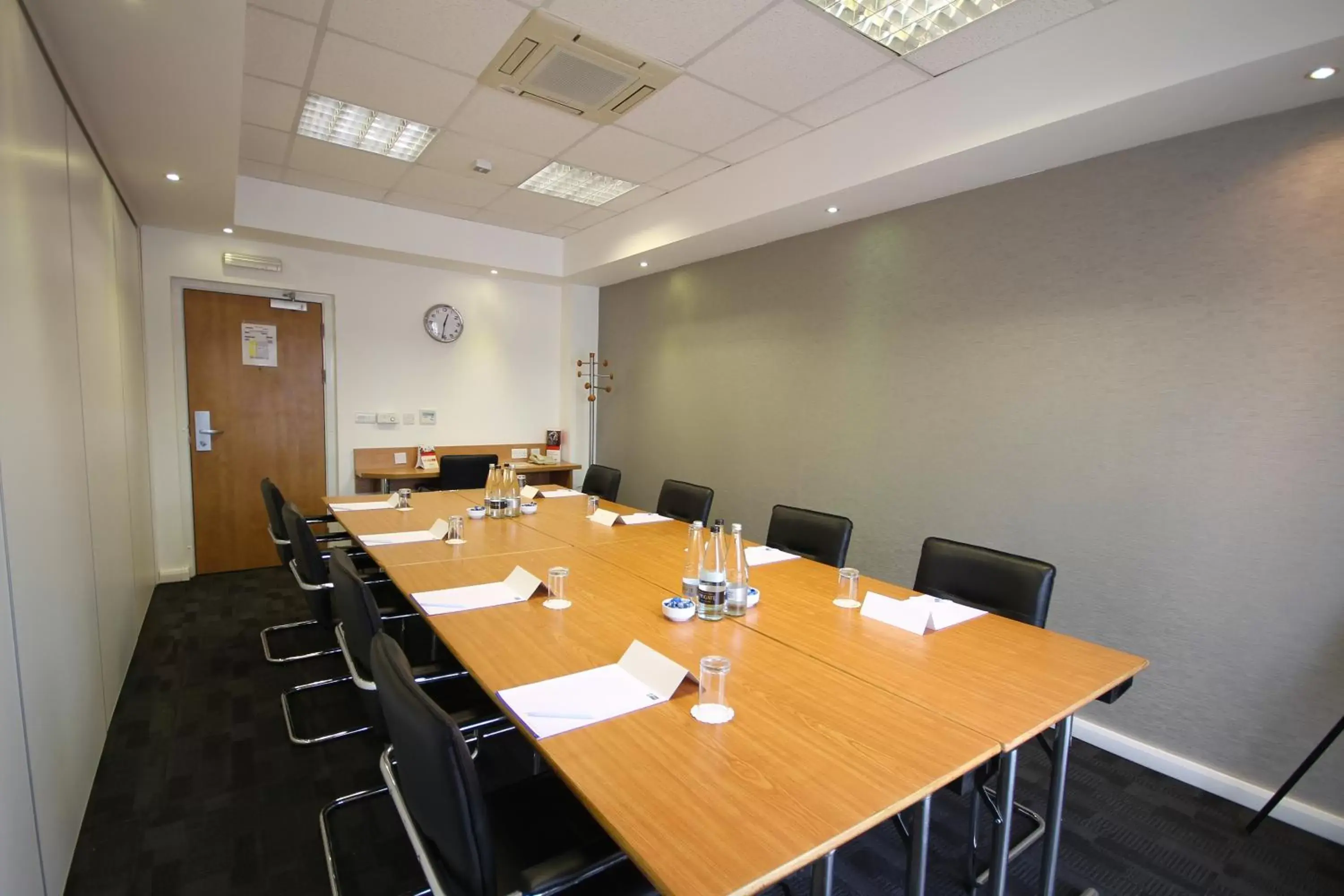 Meeting/conference room in Holiday Inn Express Nuneaton, an IHG Hotel