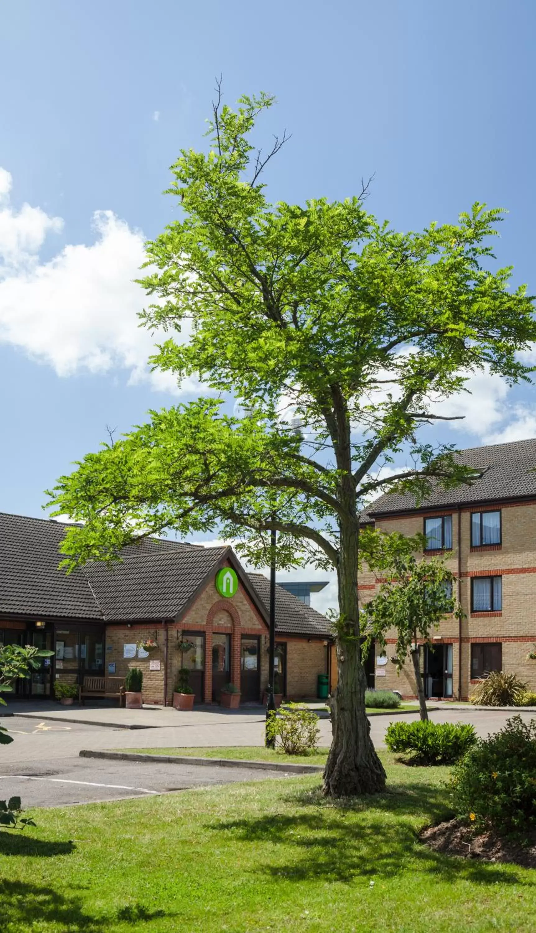 Facade/entrance, Property Building in Campanile Hotel Dartford