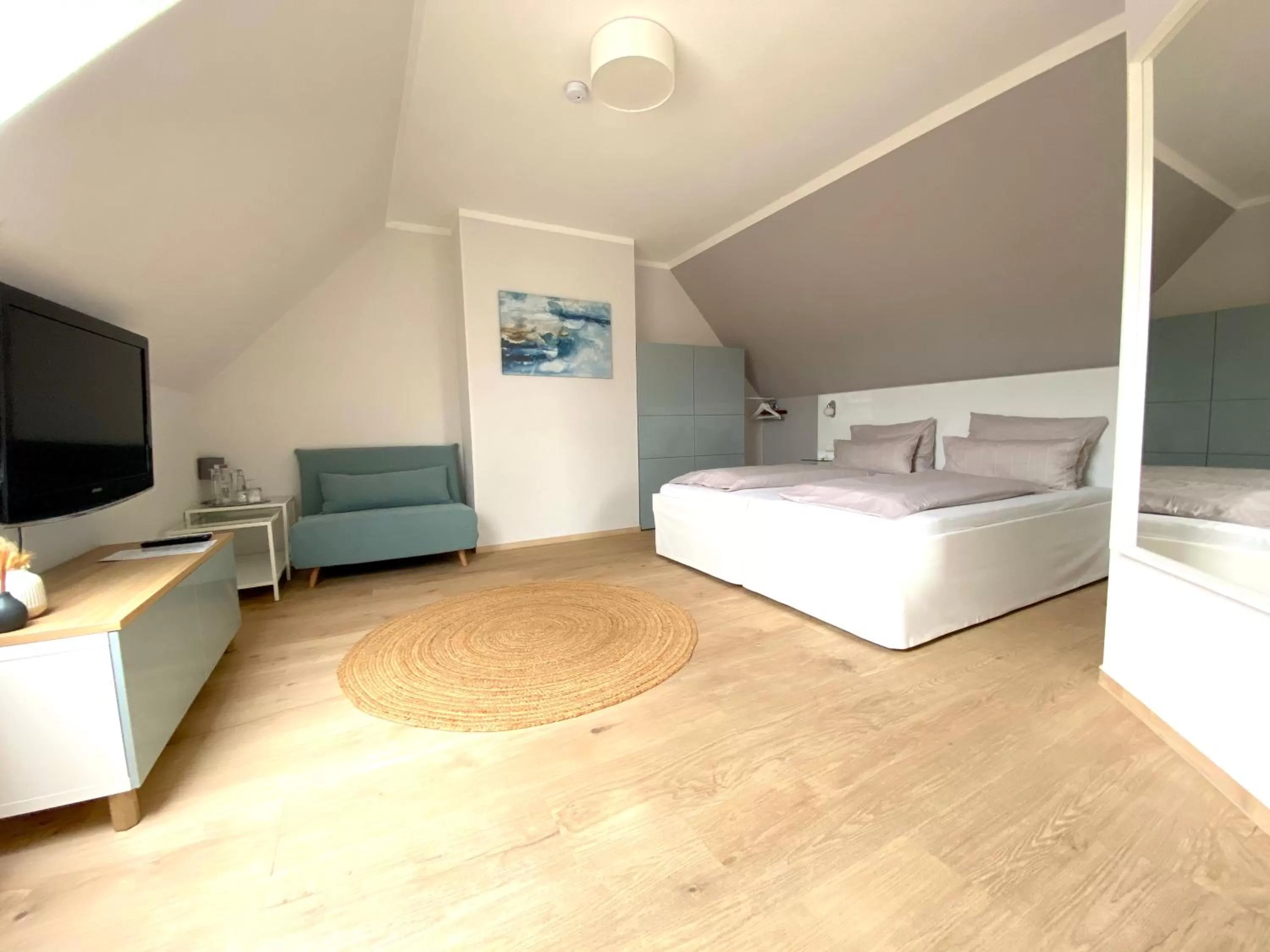 Photo of the whole room, Bed in Hotel zur Bever