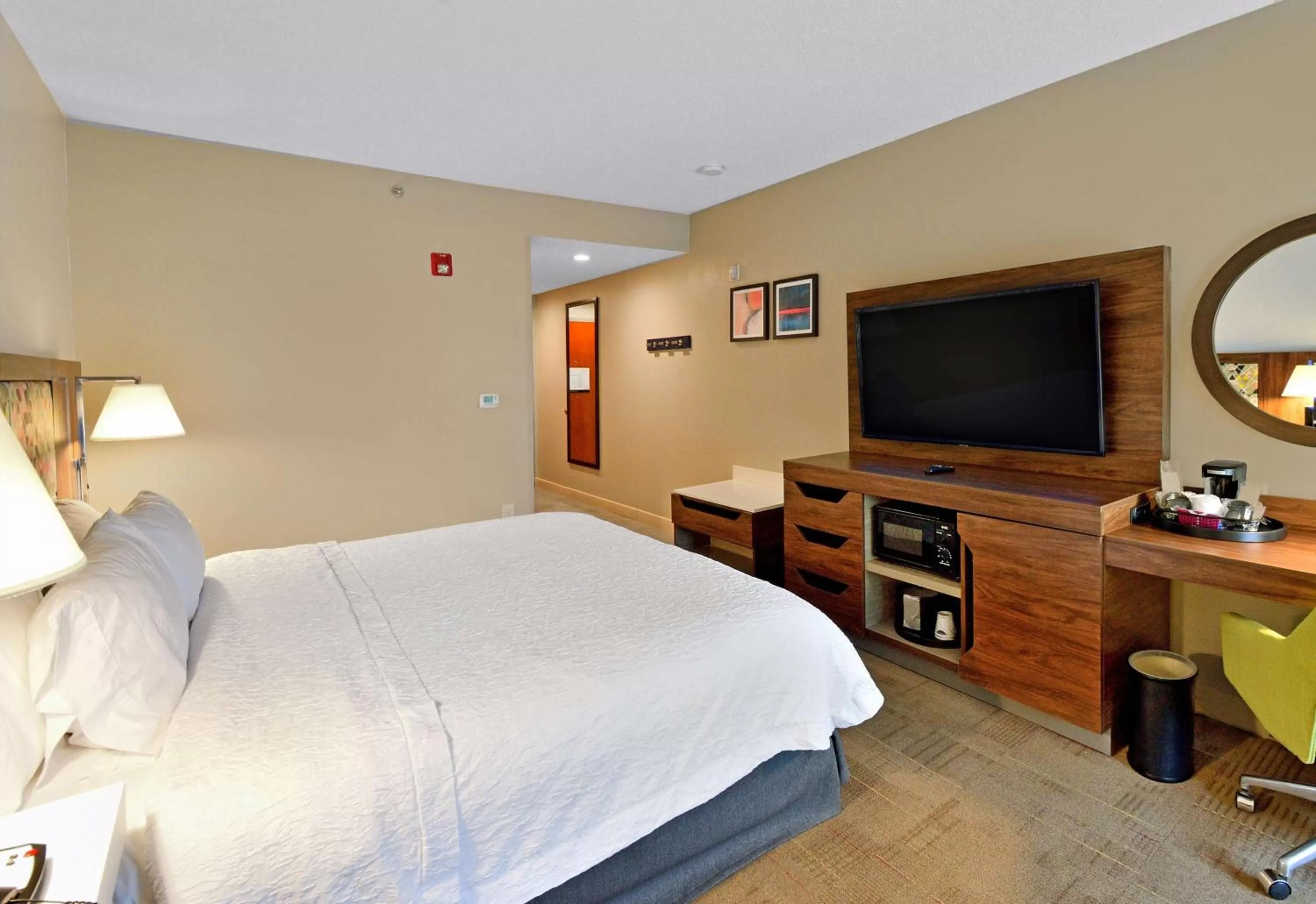 Bedroom, Bed in Hampton Inn Santee-I-95