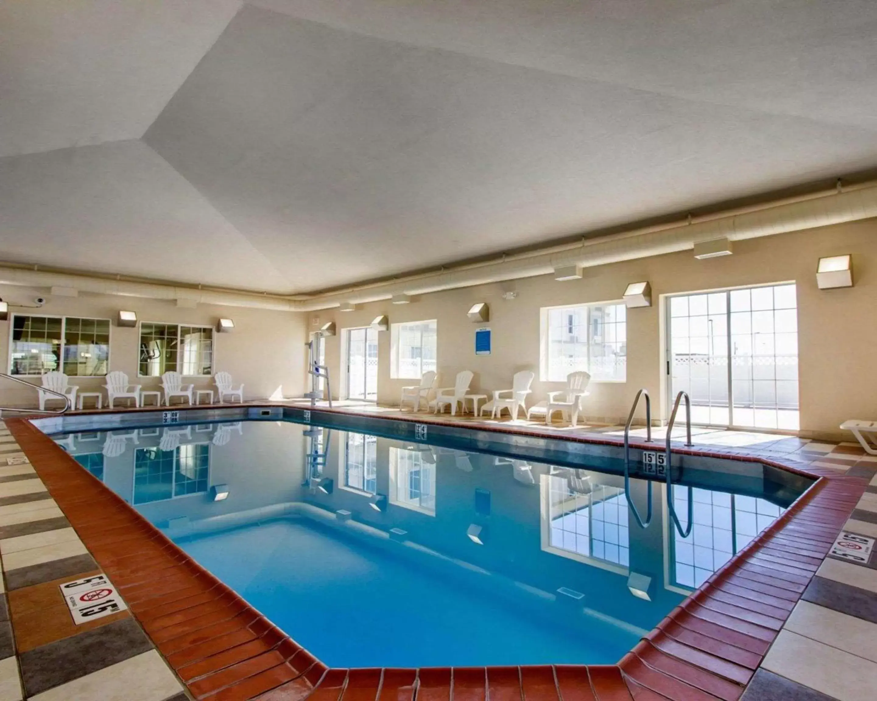 On site, Swimming Pool in Sleep Inn & Suites Evansville