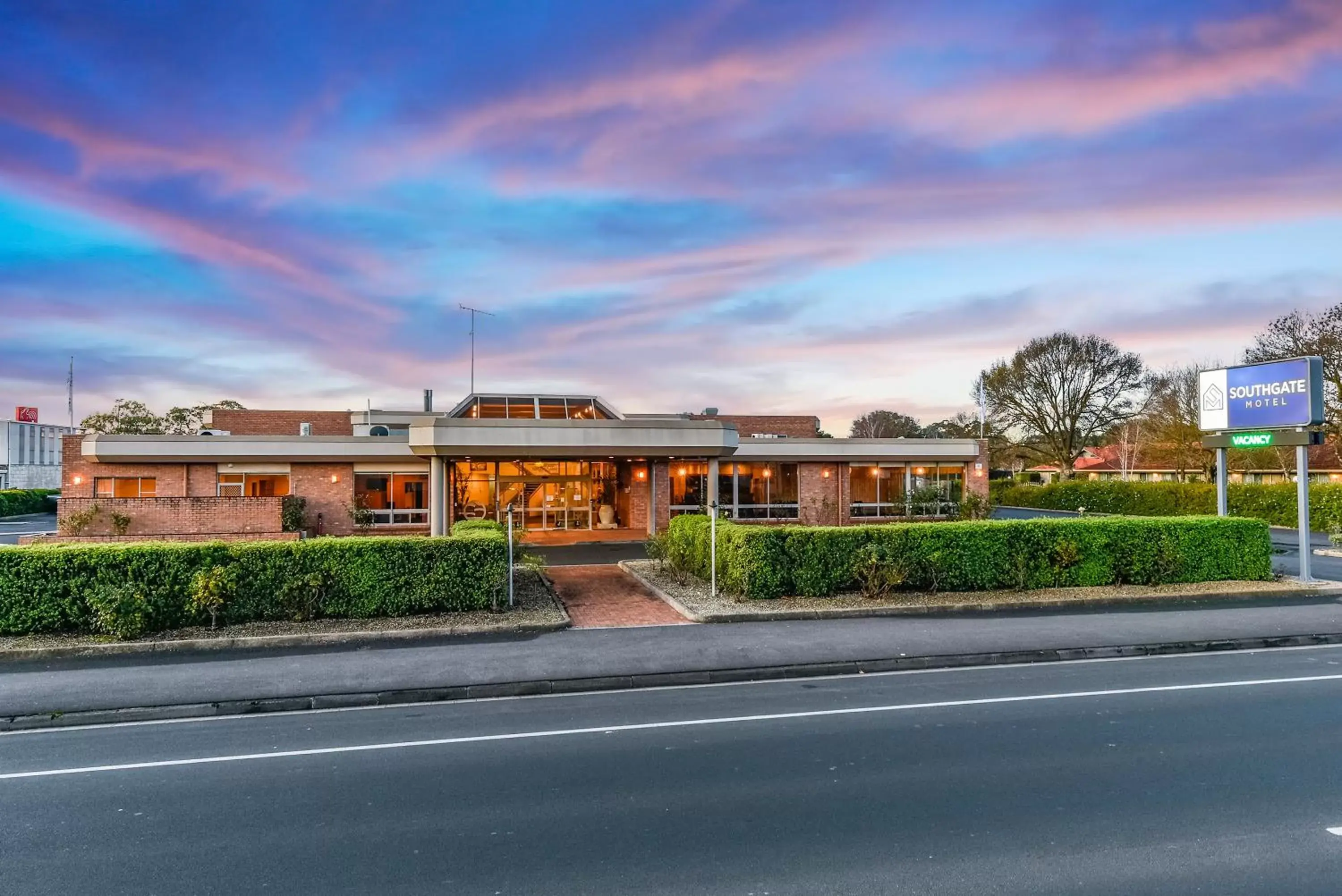 Street view, Property Building in Southgate Motel