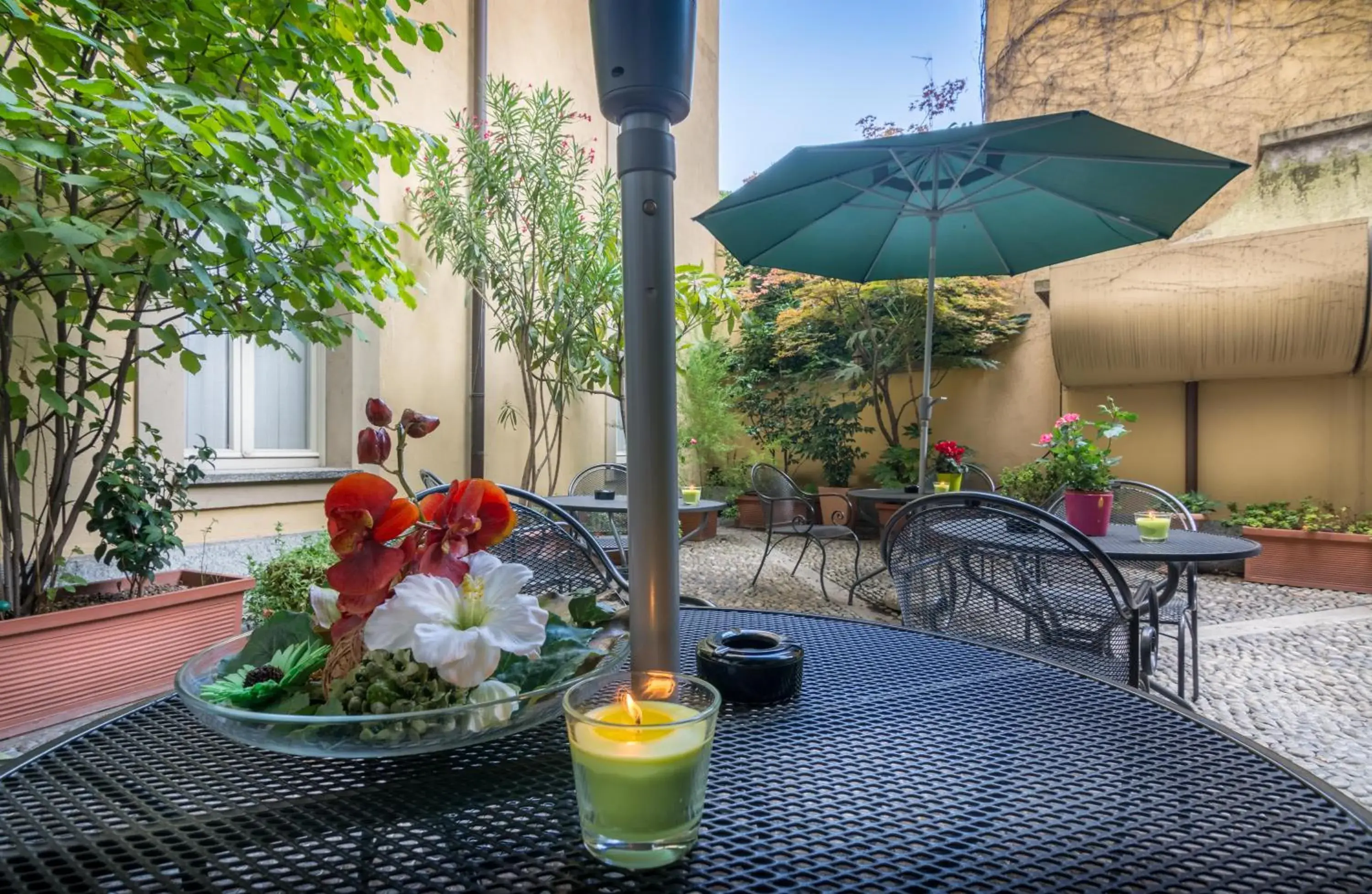 Patio, Patio/Outdoor Area in Hotel Regina