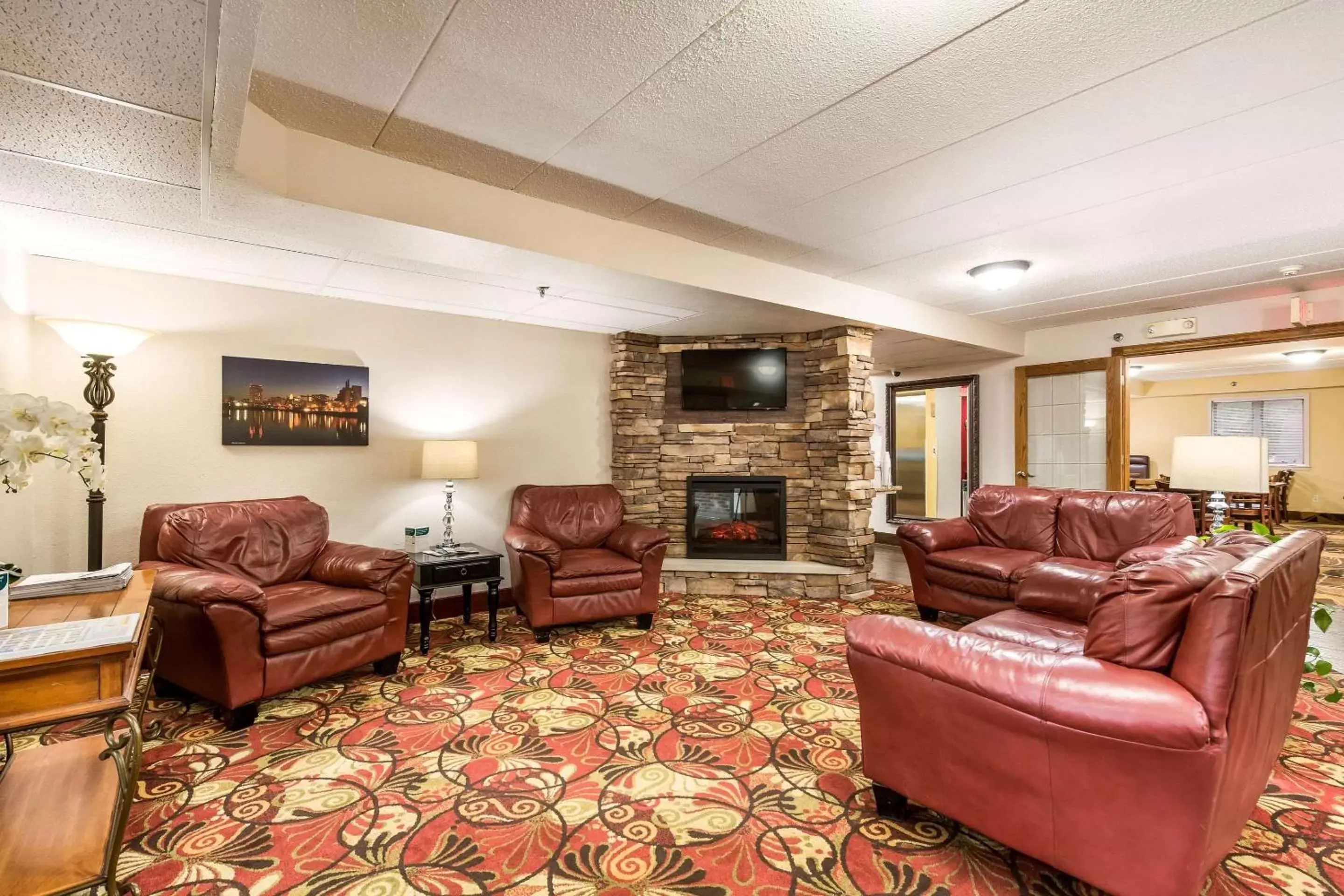 Lobby or reception, Seating Area in Econo Lodge Rochester