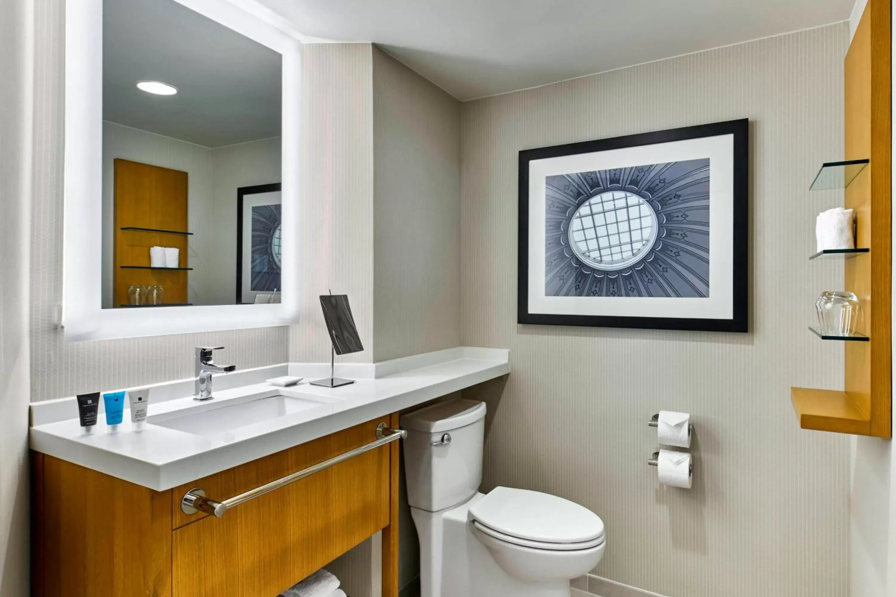 Bathroom in Delta Hotels by Marriott Richmond Downtown