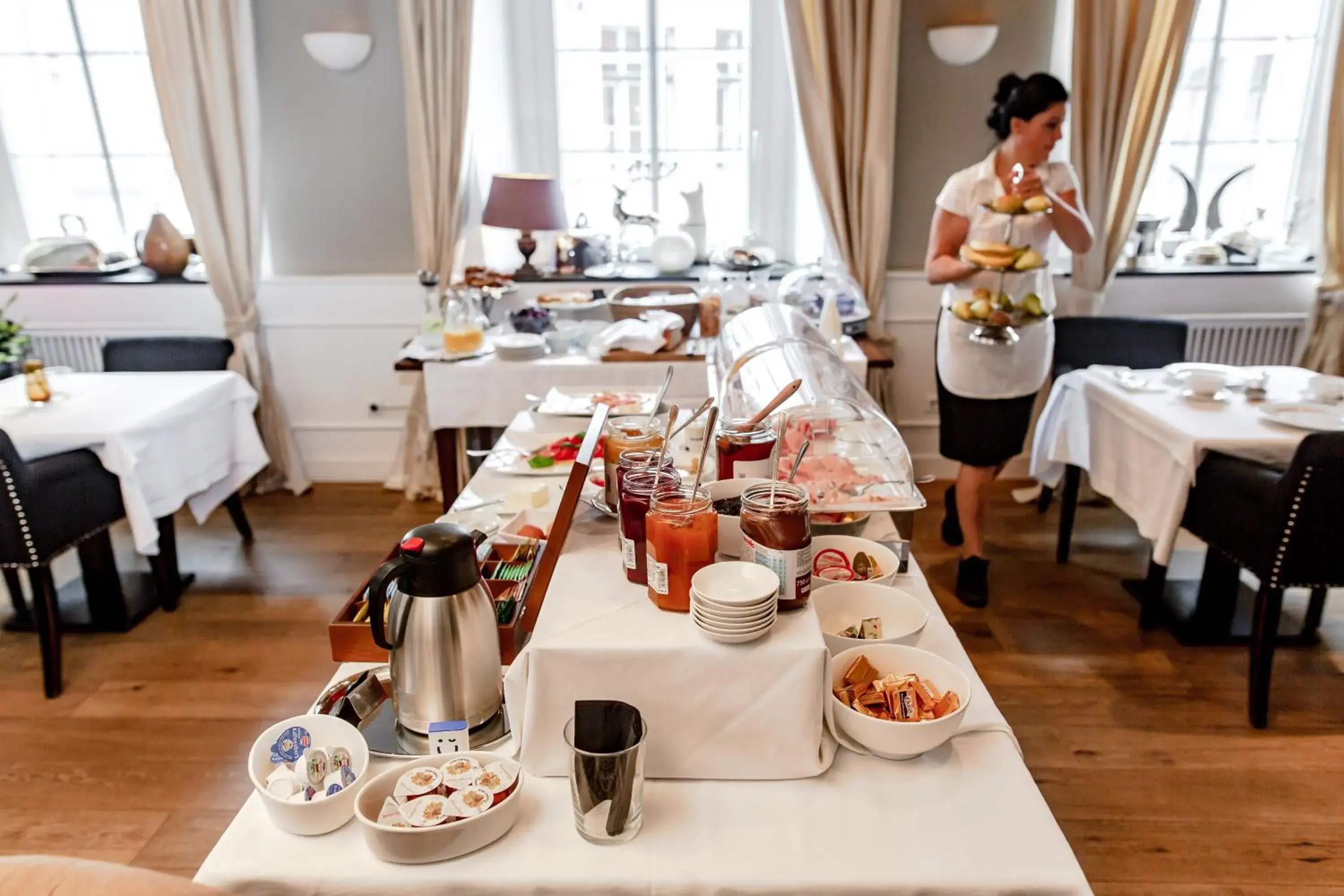 Buffet breakfast, Restaurant/Places to Eat in Lesar Hotel Angel - Member of Hip Hotels