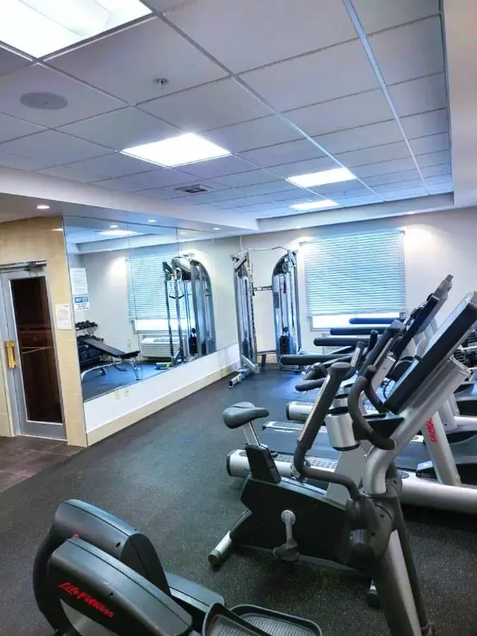 Fitness Center/Facilities in Stars Inn and Suites Building A