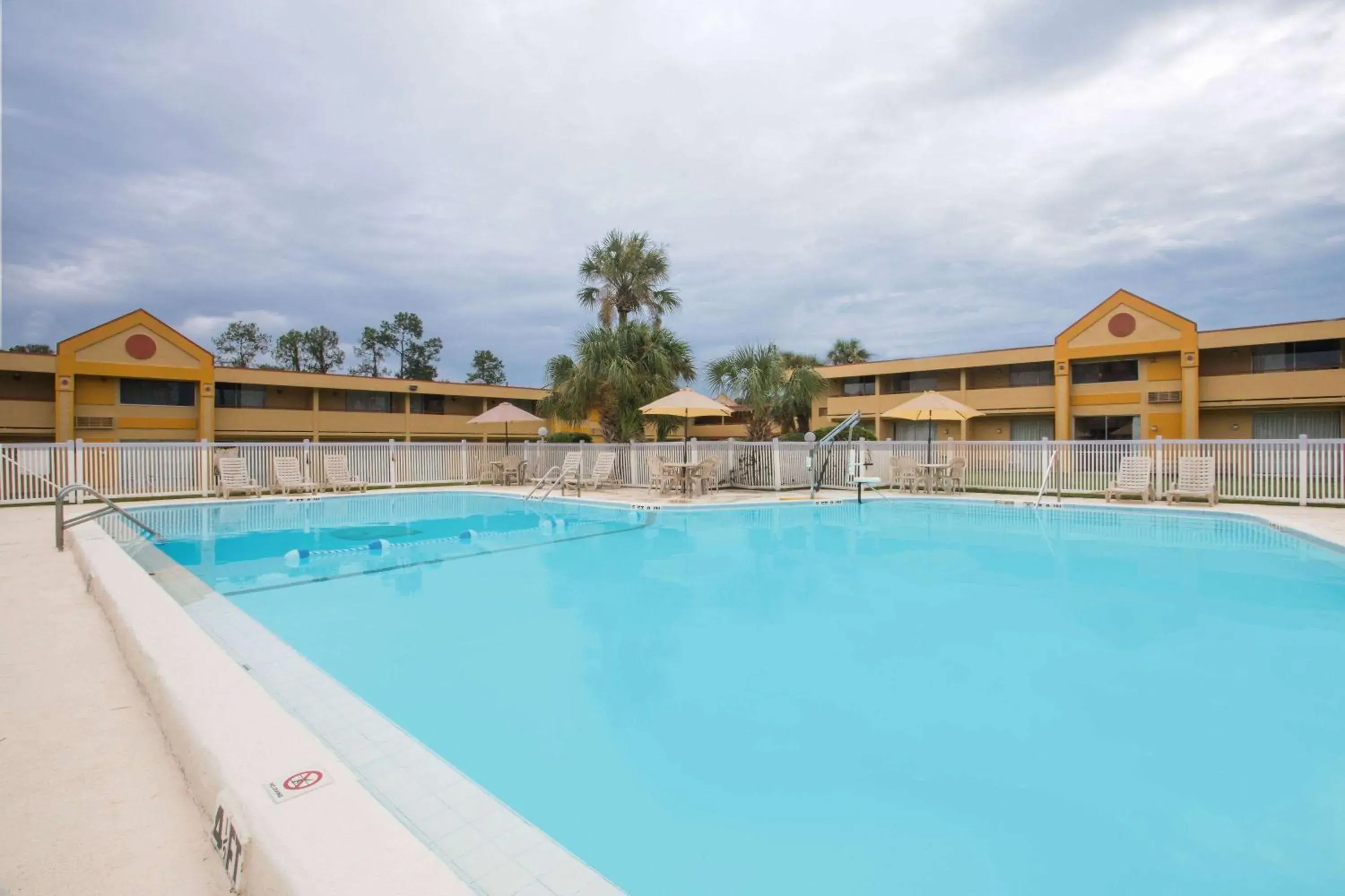 Pool view, Swimming Pool in Days Inn by Wyndham Ocala North