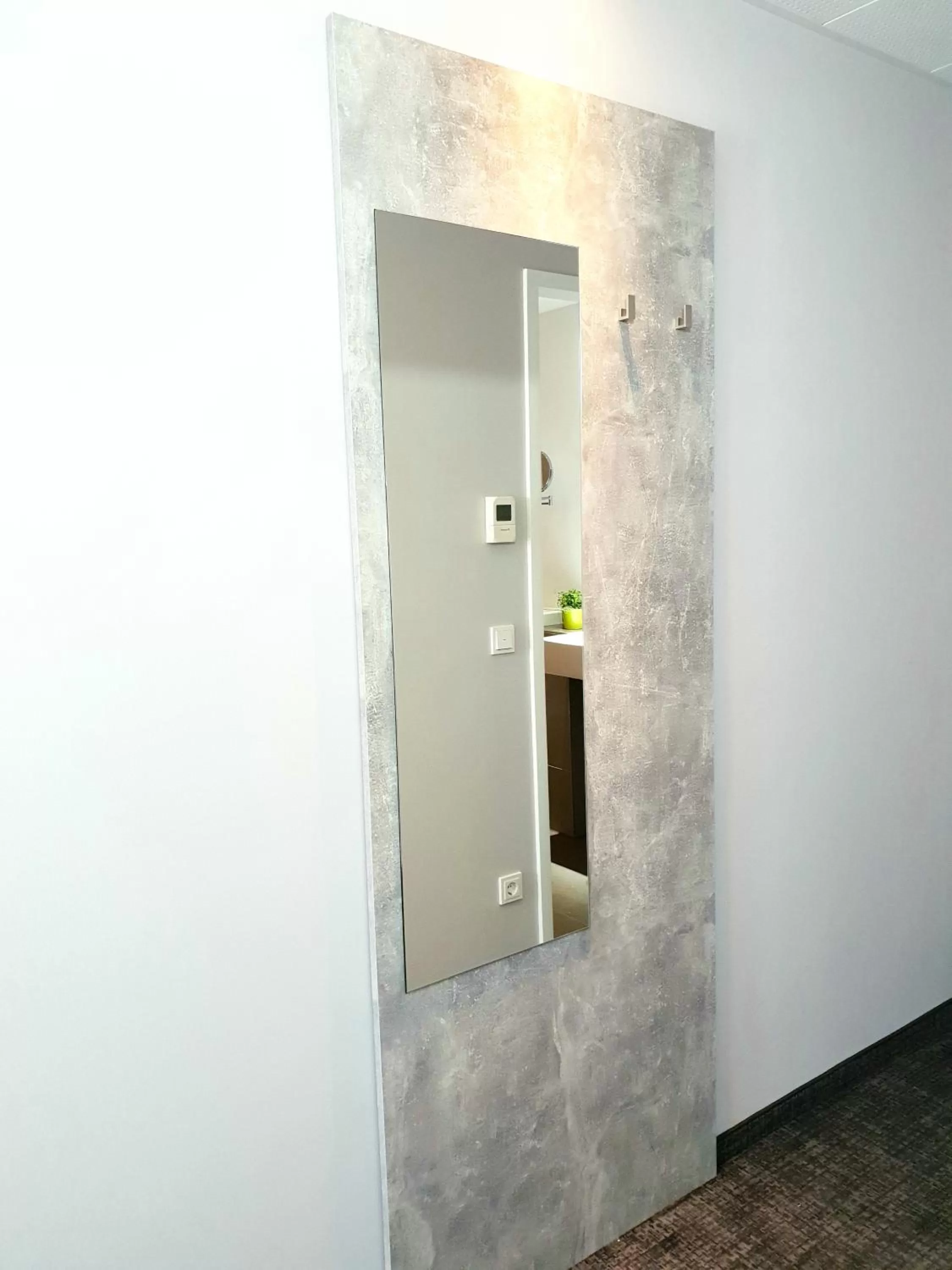 Photo of the whole room in SleepySleepy Hotel Dillingen