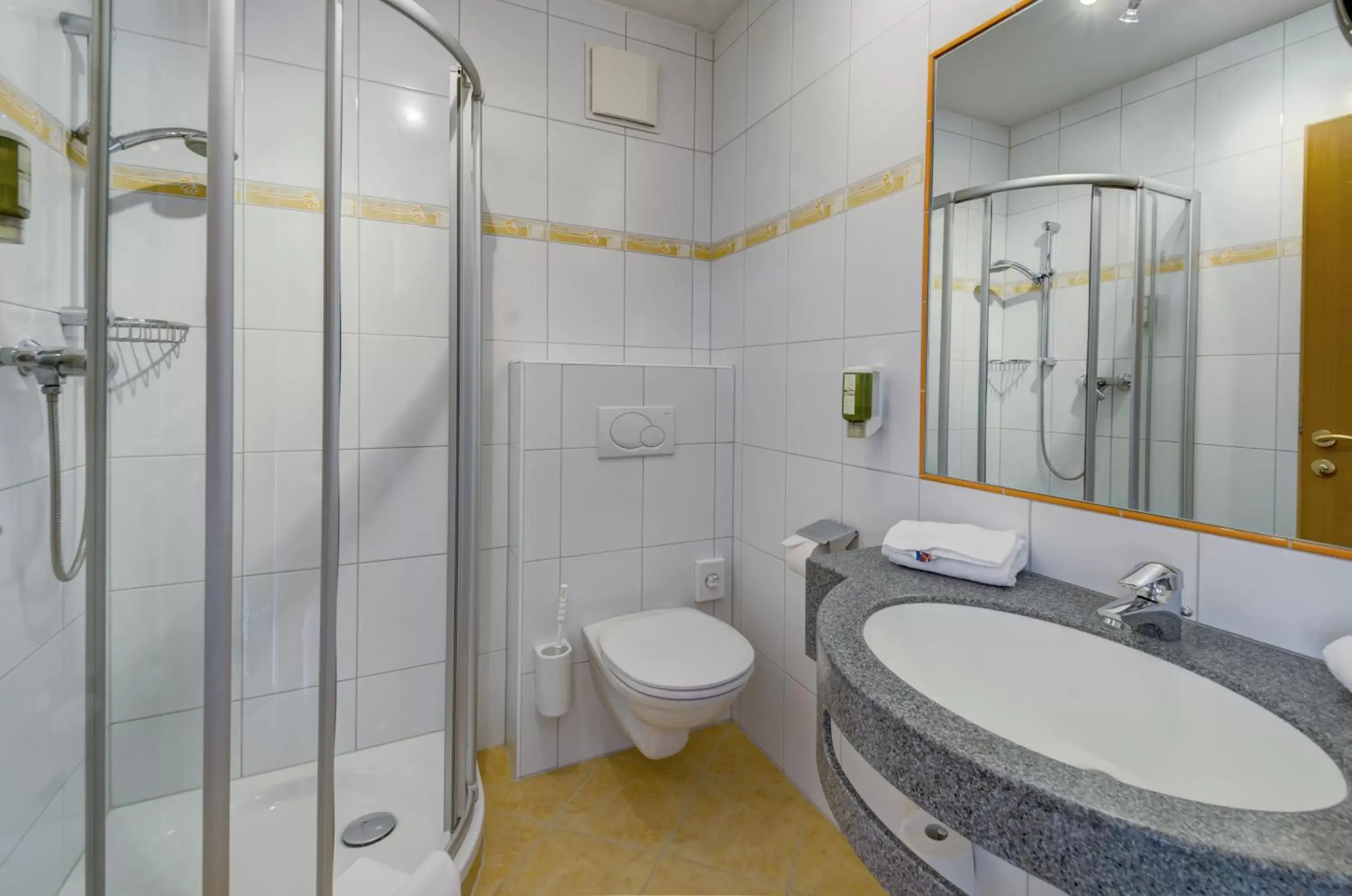 Shower, Bathroom in Vötter's Hotel