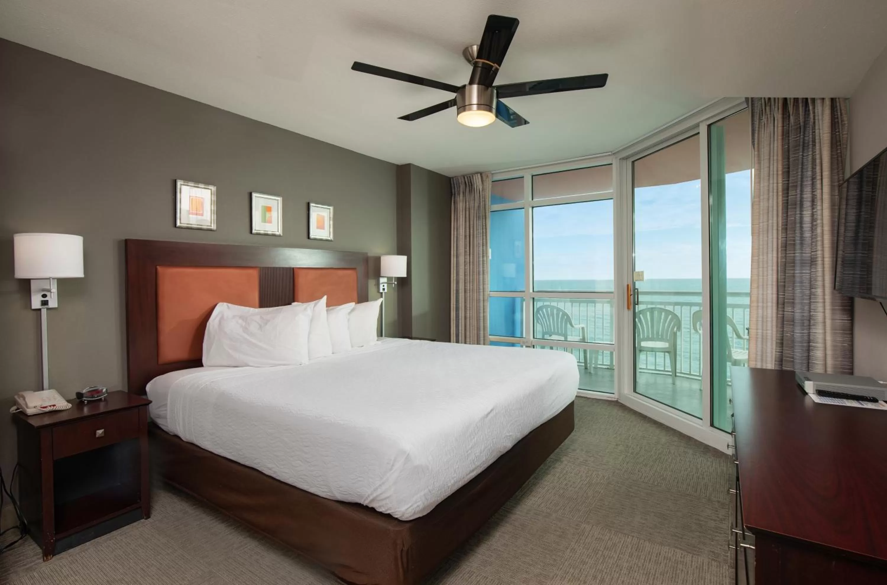 Bedroom, Bed in Prince Resort