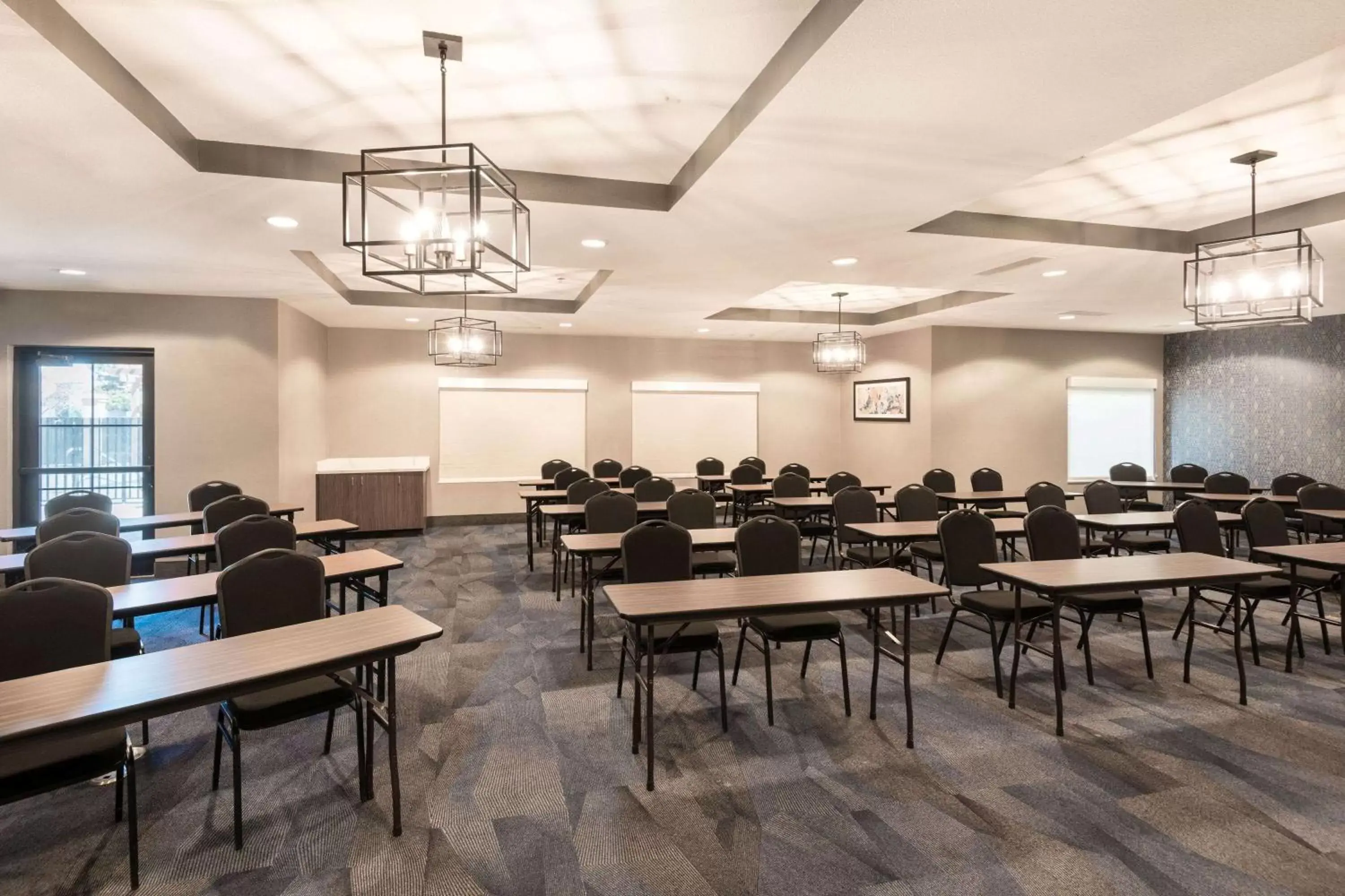 On site, Business Area/Conference Room in La Quinta by Wyndham Las Vegas Airport South