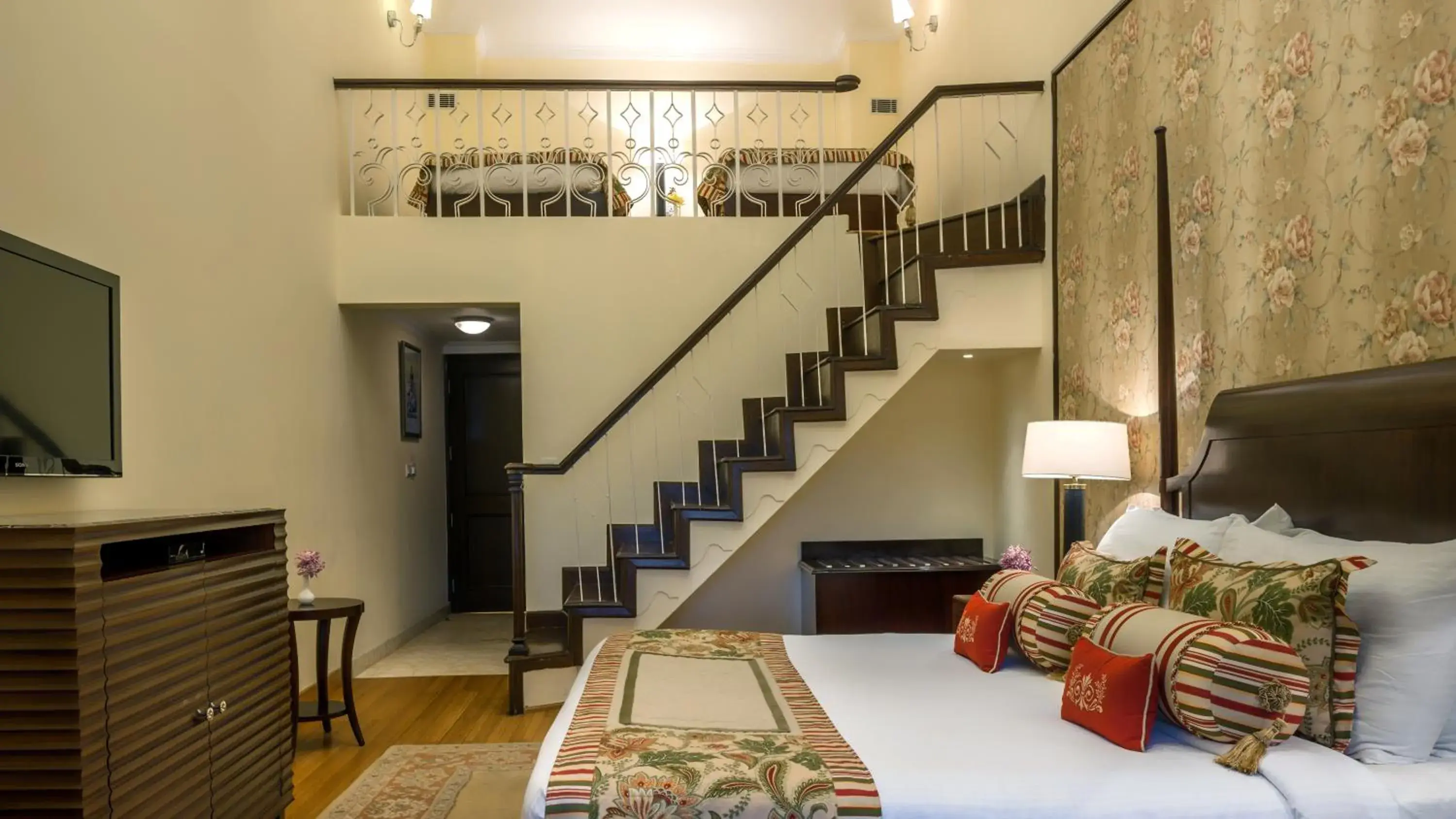 Bedroom, Seating Area in The Claridges Nabha Residence-Heritage