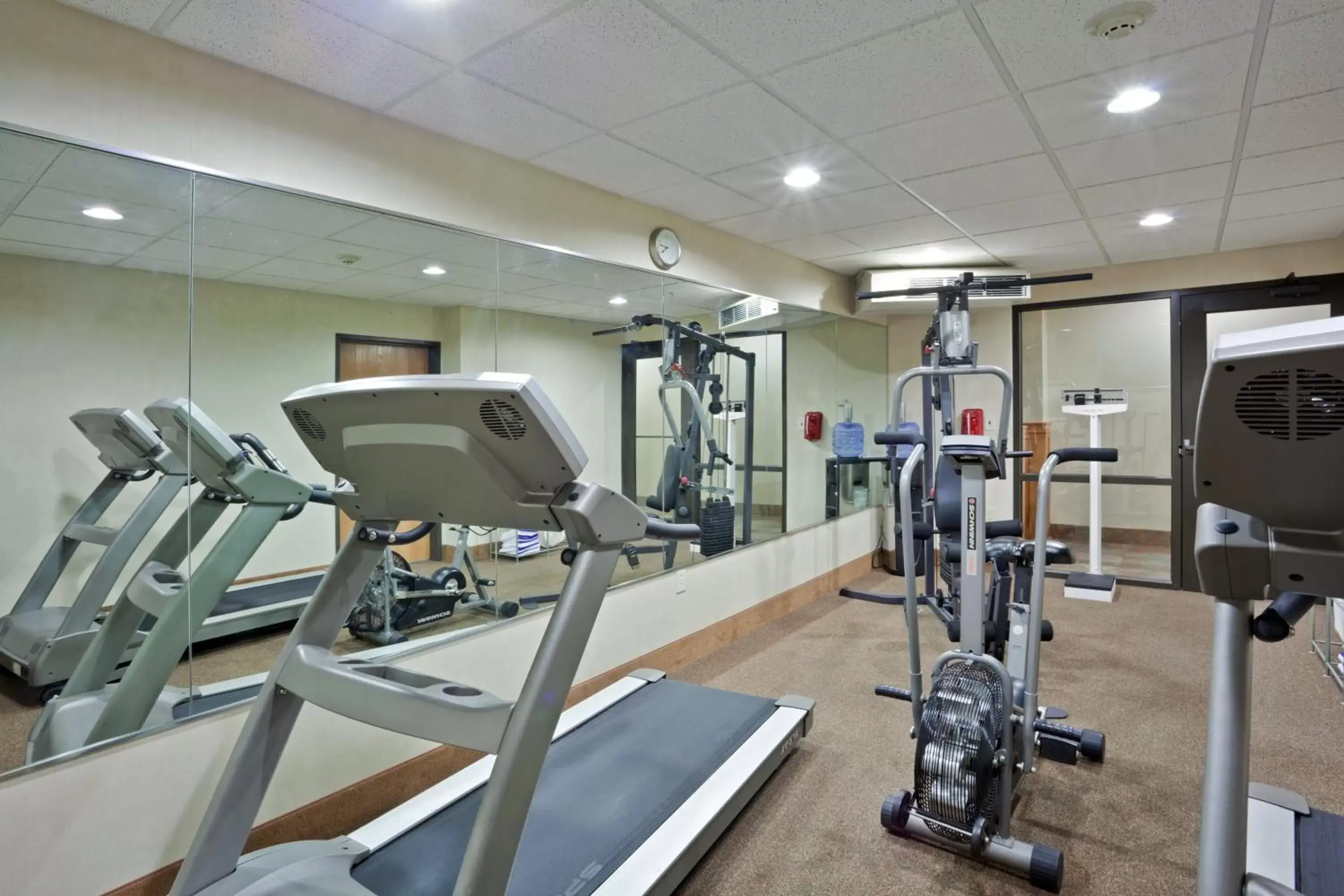 Fitness centre/facilities, Fitness Center/Facilities in Holiday Inn Express Hotel & Suites Lincoln South, an IHG Hotel