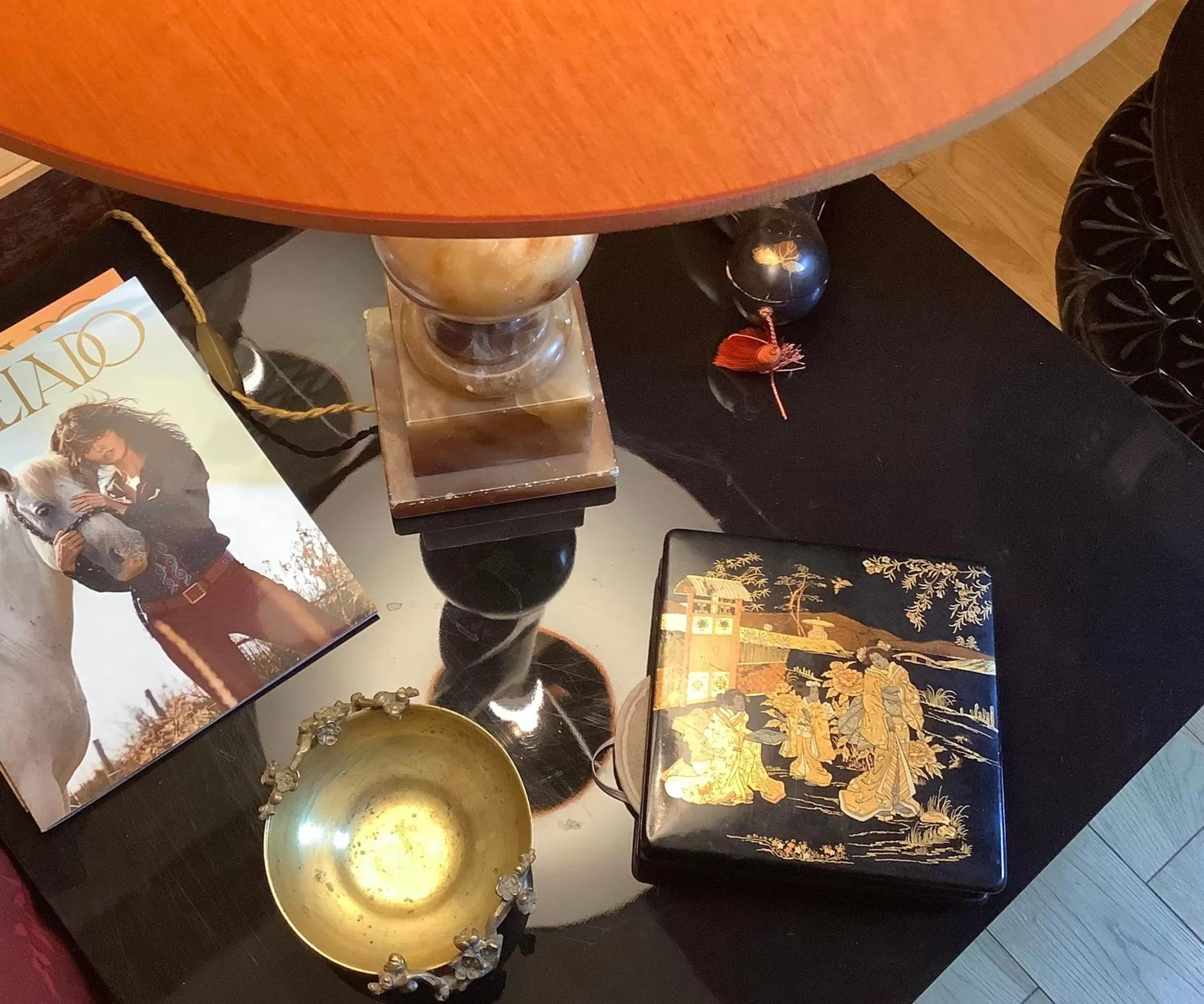 Decorative detail in Toute Une Histoire près de Fontainebleau