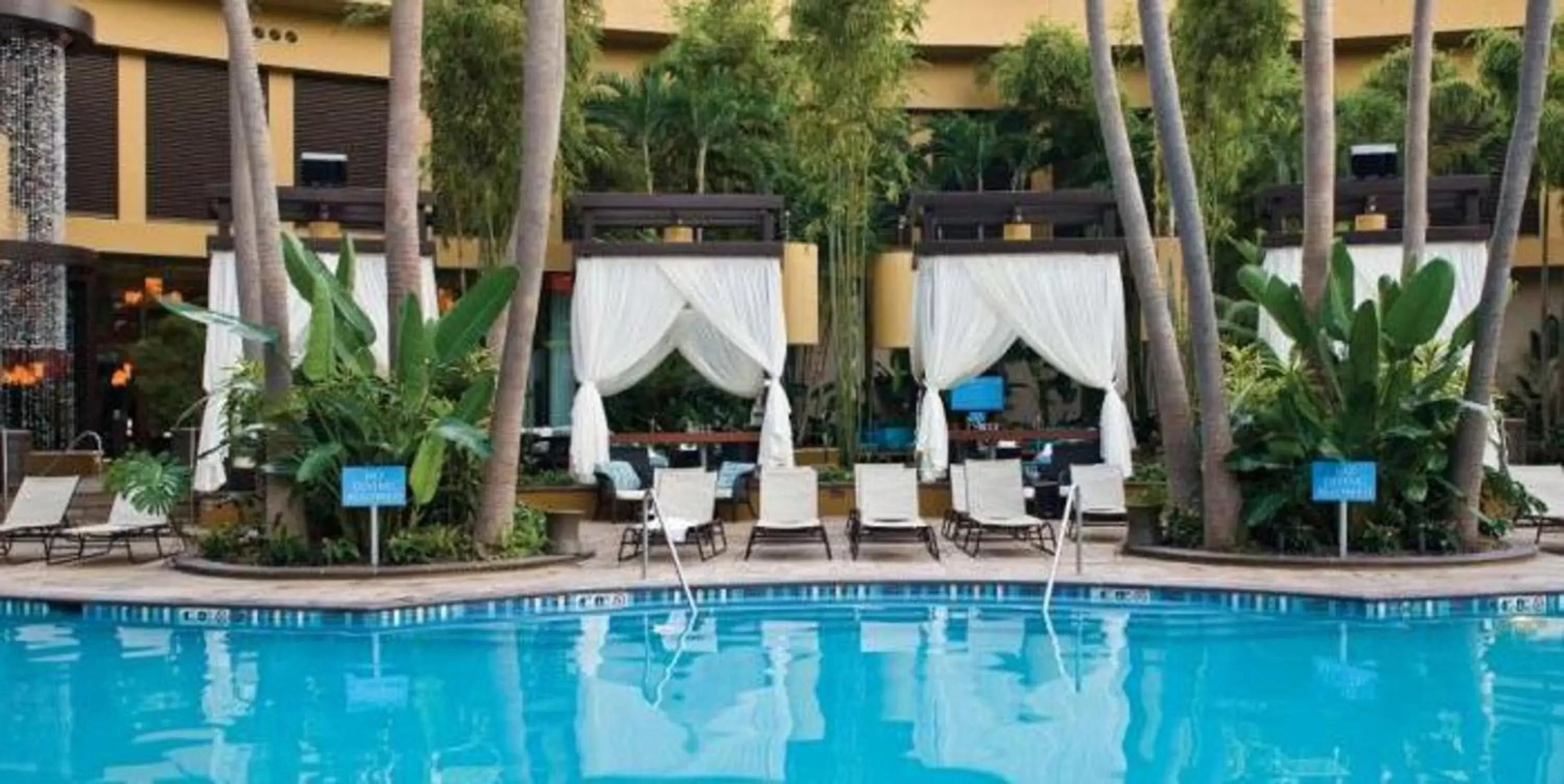 Swimming Pool in Harrah's Resort Atlantic City Hotel & Casino