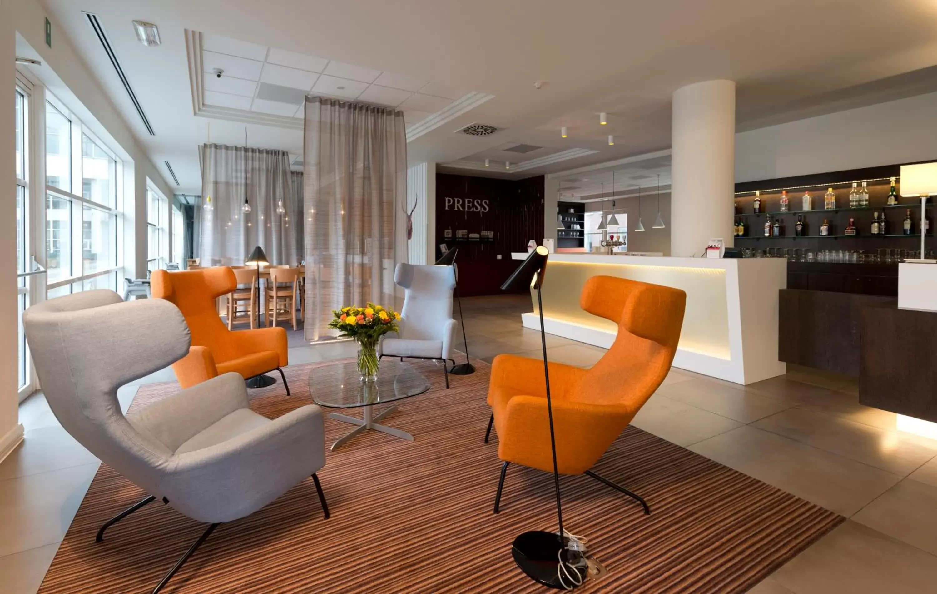 Property building, Lounge/Bar in Holiday Inn Express Antwerpen City North, an IHG Hotel