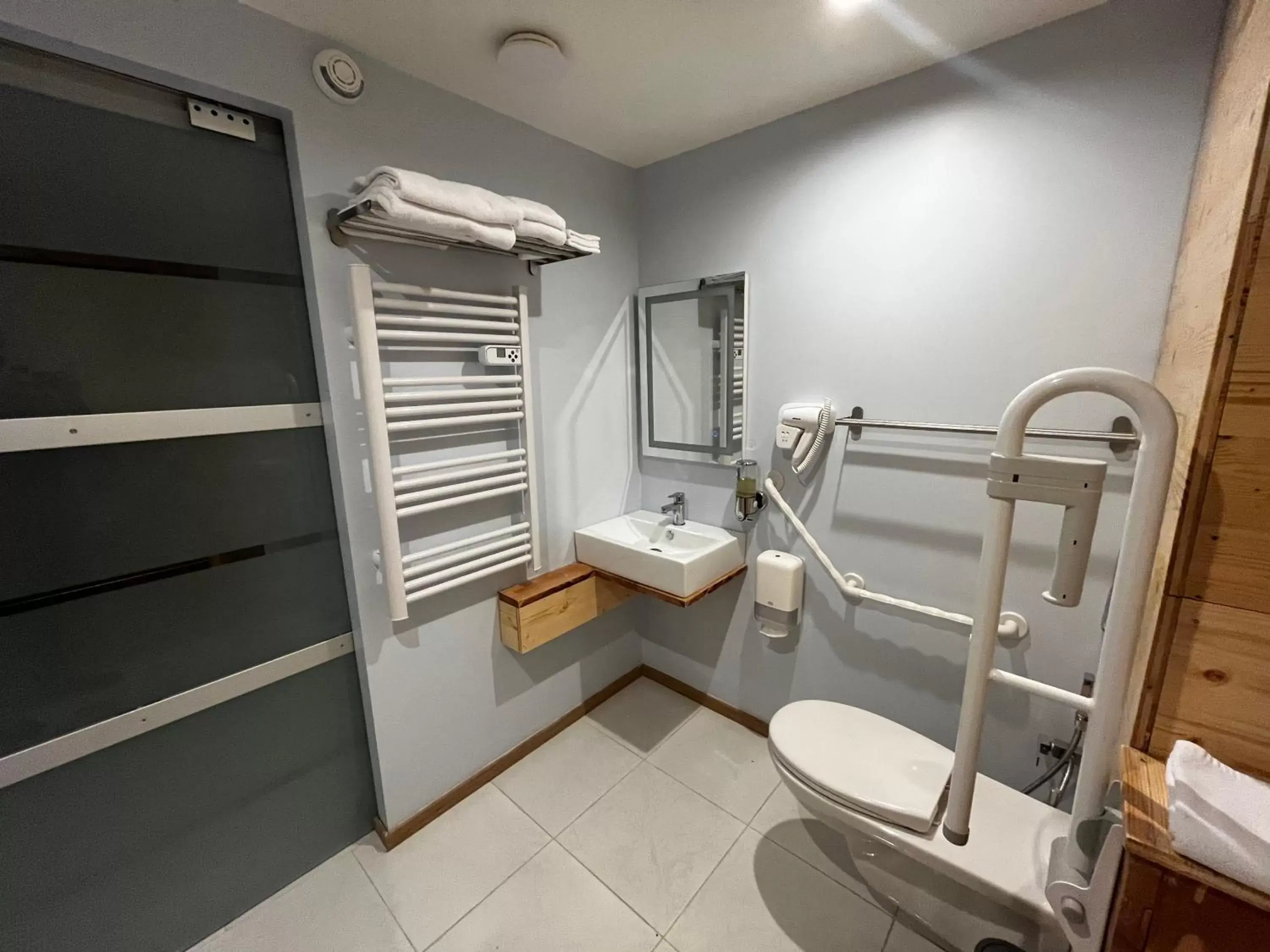 Toilet, Bathroom in 9WAGRAM Hotel Boutique